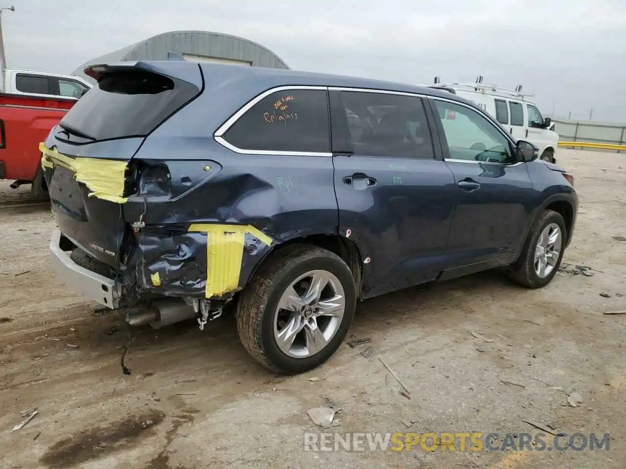 3 Photograph of a damaged car 5TDDZRFH1KS973526 TOYOTA HIGHLANDER 2019