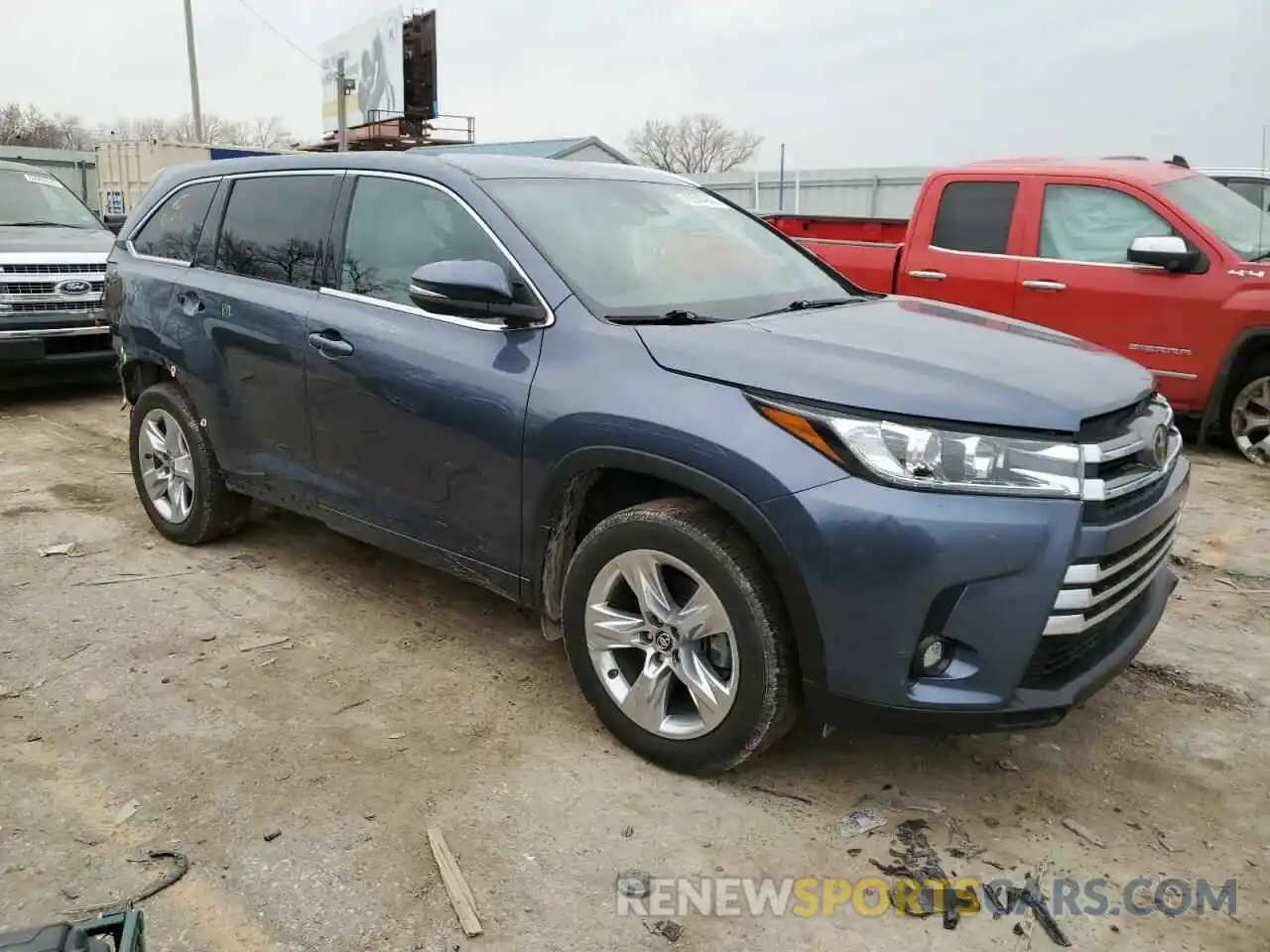 4 Photograph of a damaged car 5TDDZRFH1KS973526 TOYOTA HIGHLANDER 2019