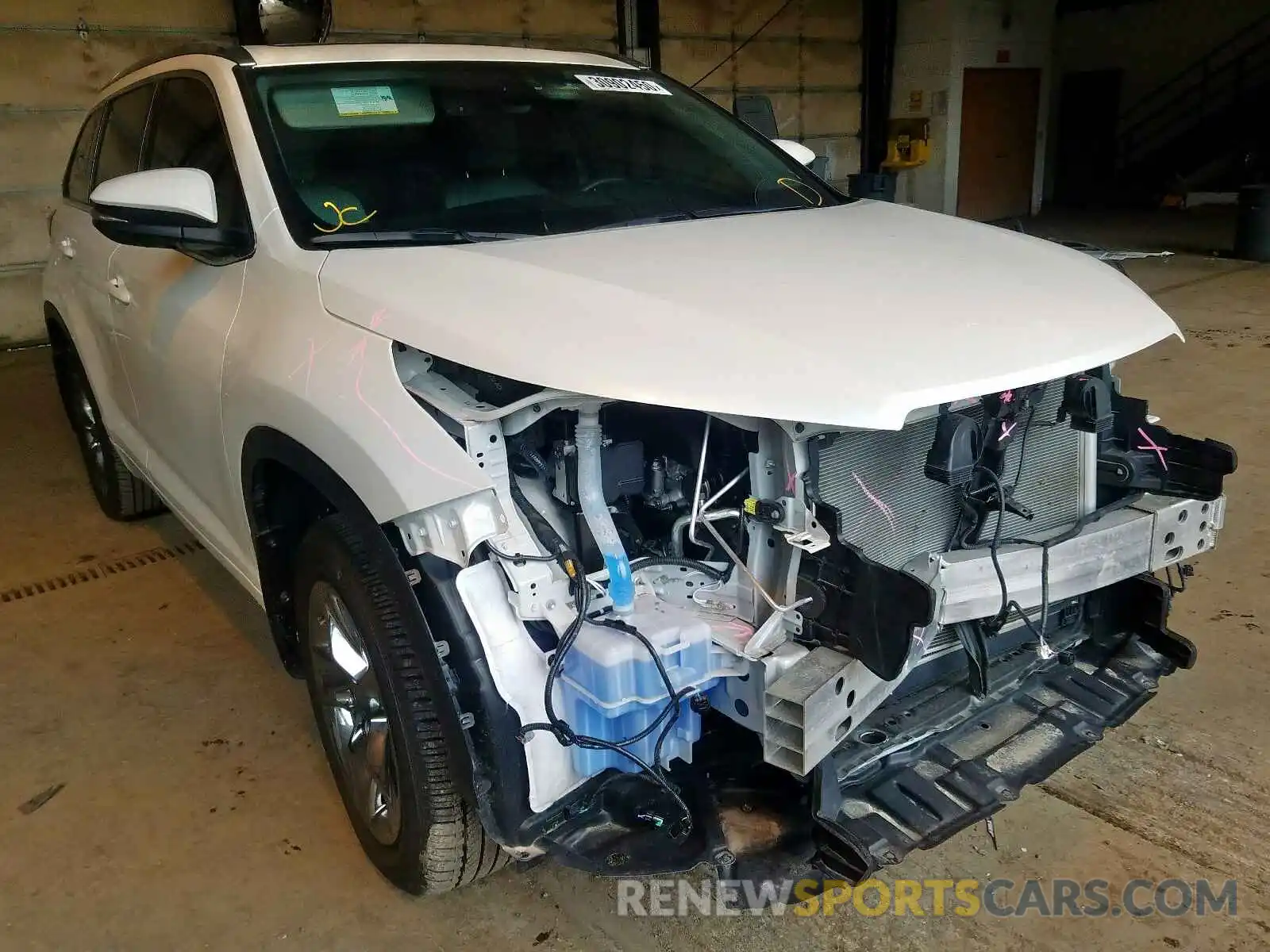 1 Photograph of a damaged car 5TDDZRFH1KS973624 TOYOTA HIGHLANDER 2019