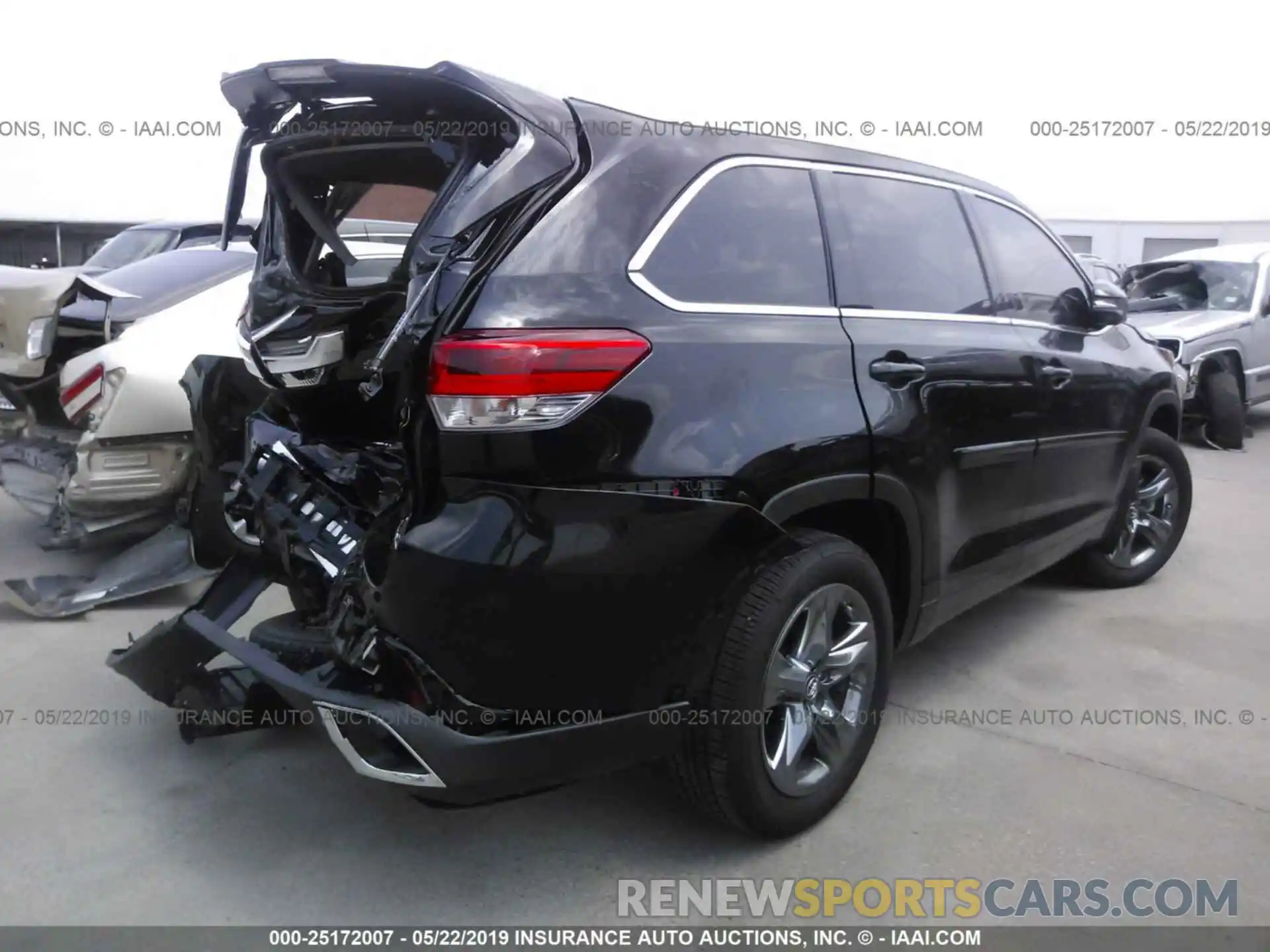 4 Photograph of a damaged car 5TDDZRFH1KS973994 TOYOTA HIGHLANDER 2019