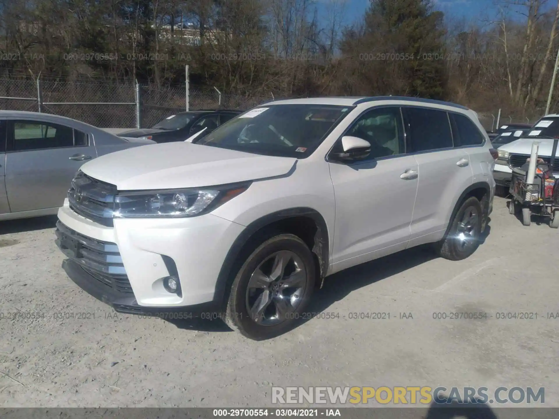 2 Photograph of a damaged car 5TDDZRFH1KS986891 TOYOTA HIGHLANDER 2019