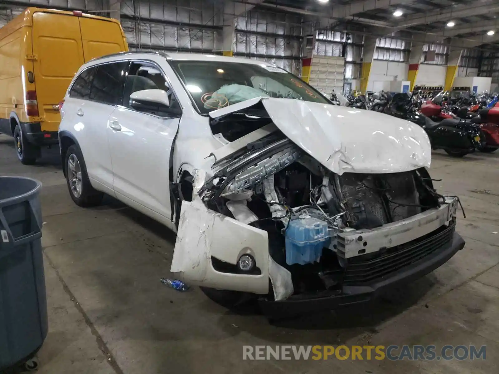 1 Photograph of a damaged car 5TDDZRFH1KS989354 TOYOTA HIGHLANDER 2019