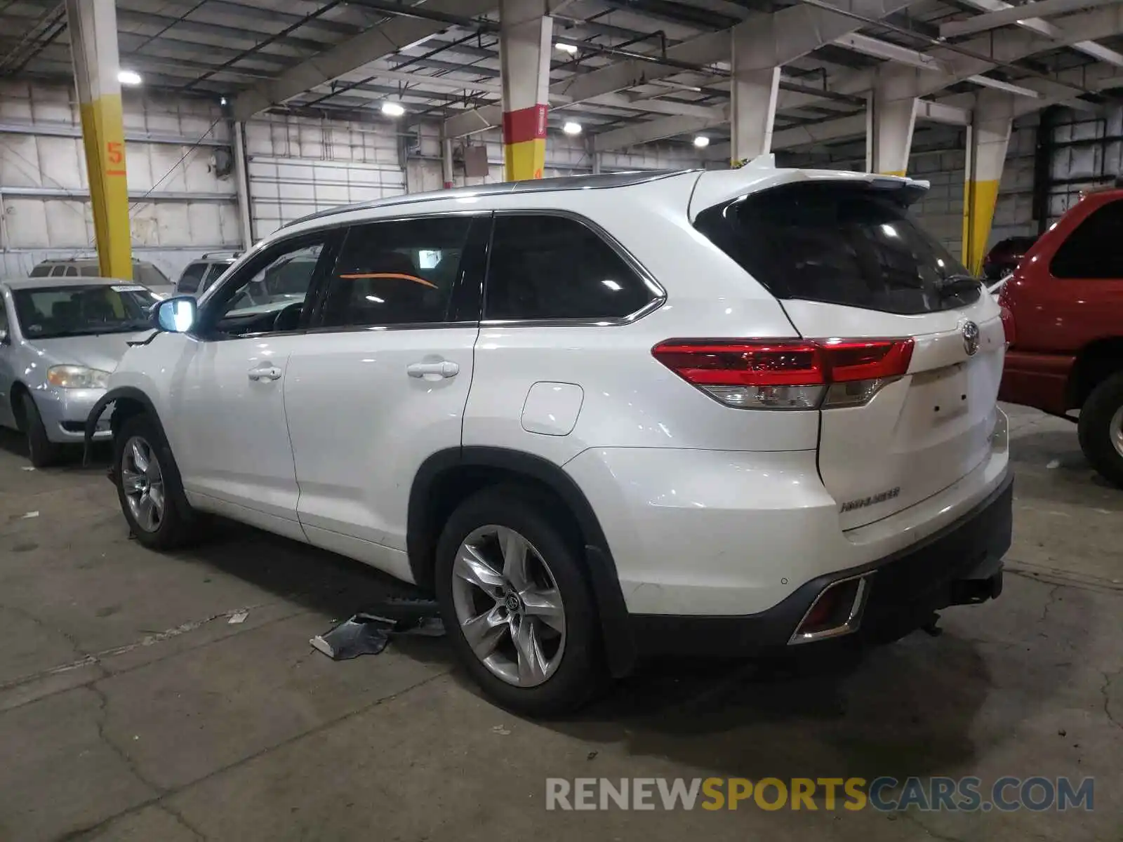 3 Photograph of a damaged car 5TDDZRFH1KS989354 TOYOTA HIGHLANDER 2019