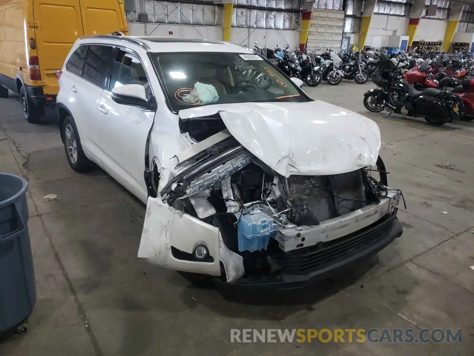 9 Photograph of a damaged car 5TDDZRFH1KS989354 TOYOTA HIGHLANDER 2019