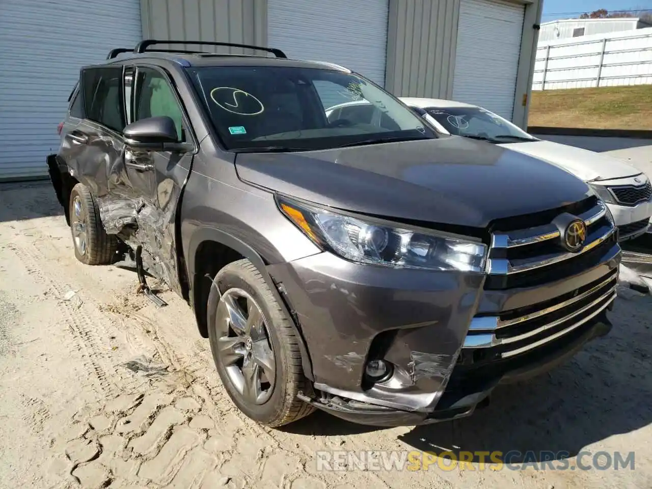 1 Photograph of a damaged car 5TDDZRFH1KS989905 TOYOTA HIGHLANDER 2019