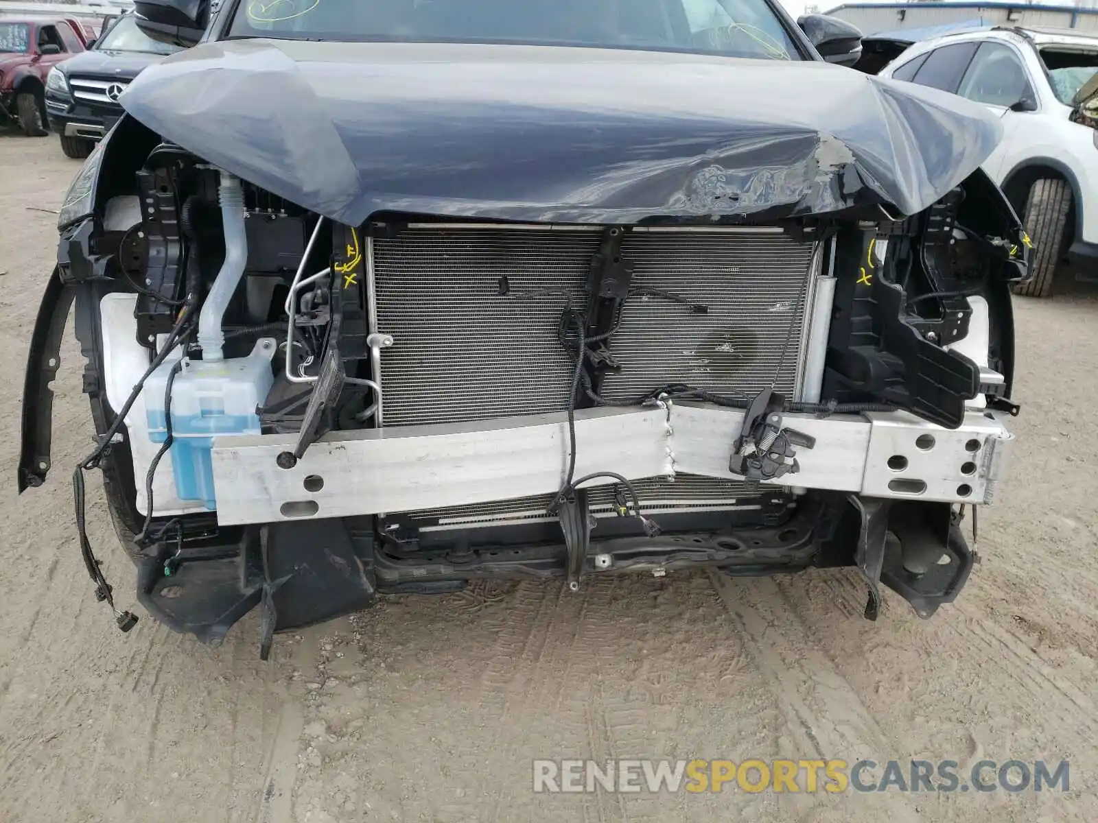 9 Photograph of a damaged car 5TDDZRFH1KS995591 TOYOTA HIGHLANDER 2019