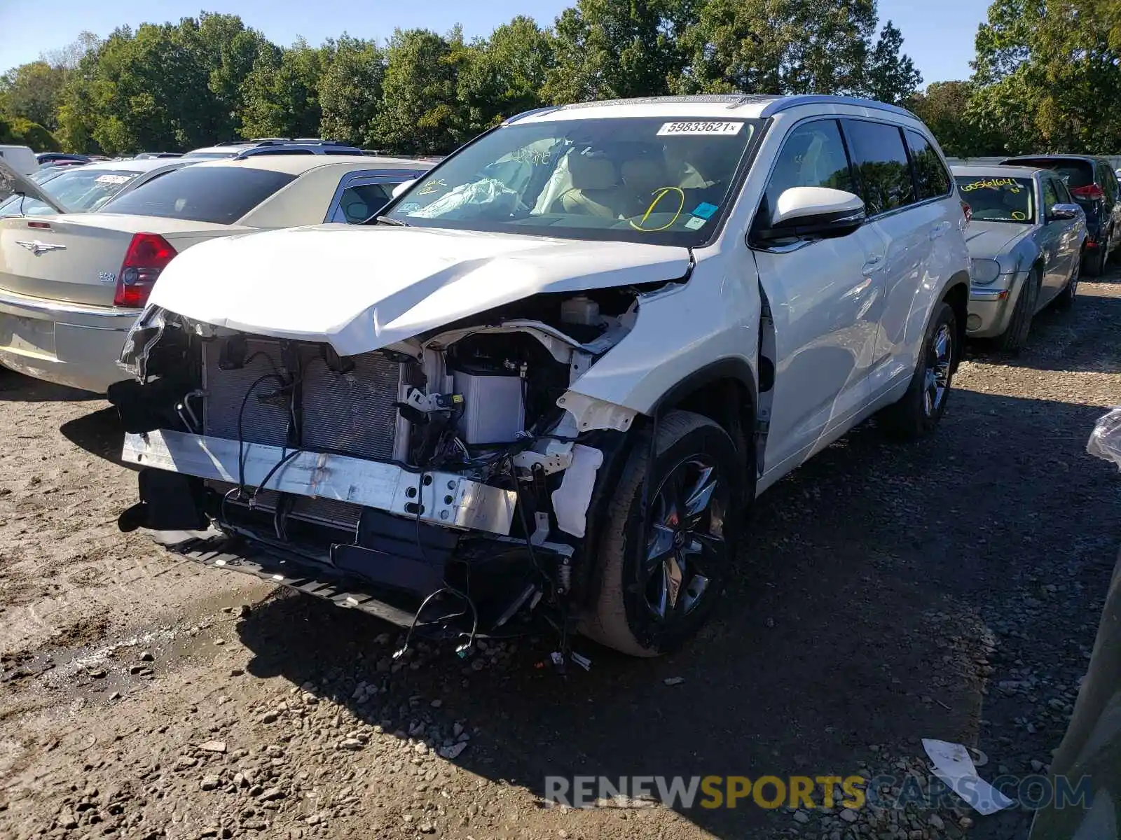 2 Photograph of a damaged car 5TDDZRFH2KS705455 TOYOTA HIGHLANDER 2019