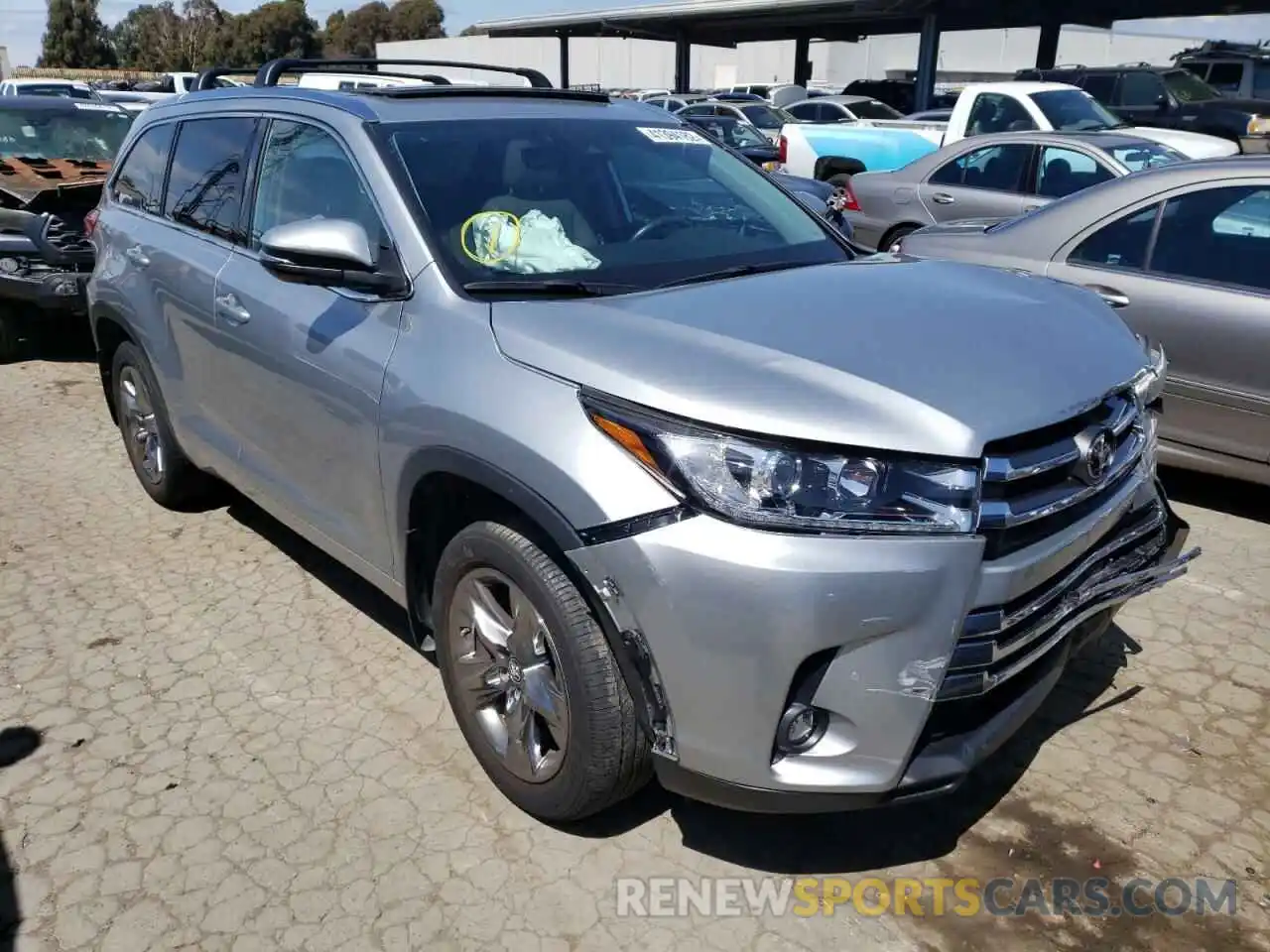 1 Photograph of a damaged car 5TDDZRFH2KS707528 TOYOTA HIGHLANDER 2019