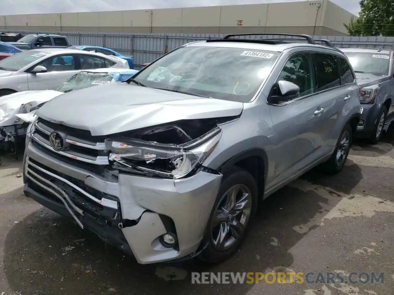 2 Photograph of a damaged car 5TDDZRFH2KS707528 TOYOTA HIGHLANDER 2019