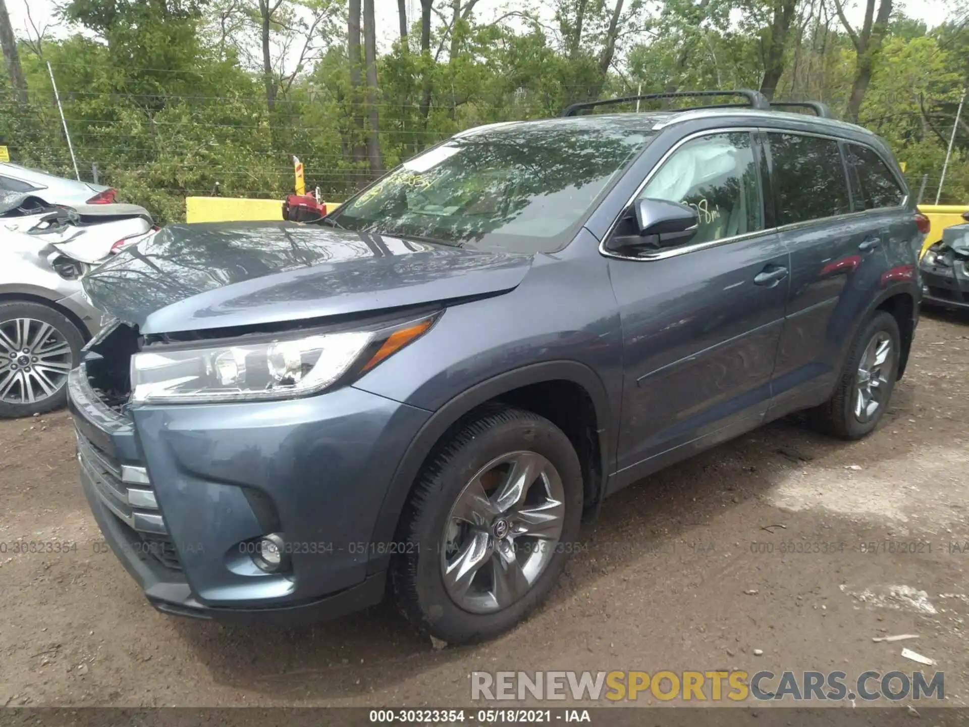 2 Photograph of a damaged car 5TDDZRFH2KS708369 TOYOTA HIGHLANDER 2019