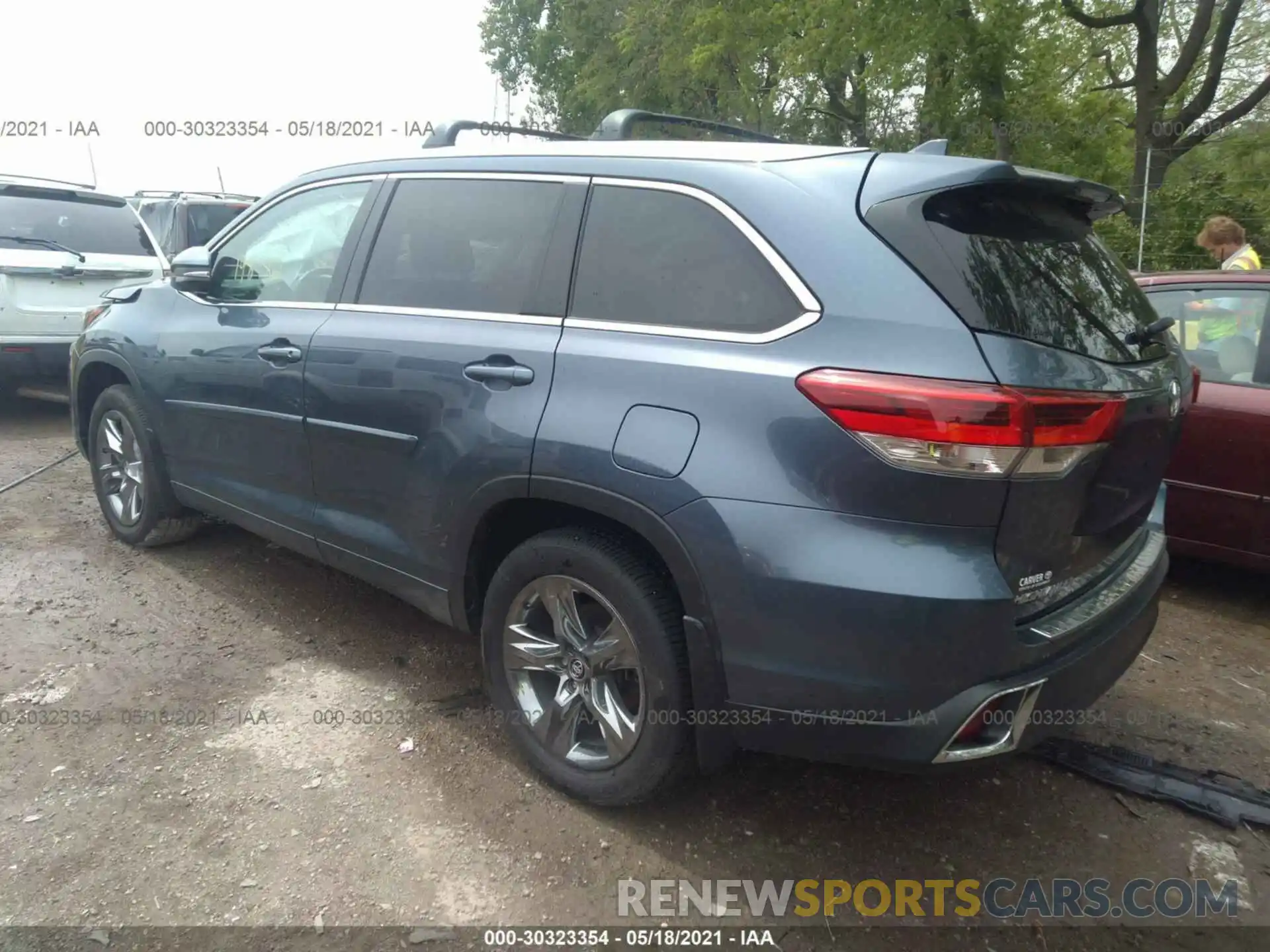 3 Photograph of a damaged car 5TDDZRFH2KS708369 TOYOTA HIGHLANDER 2019