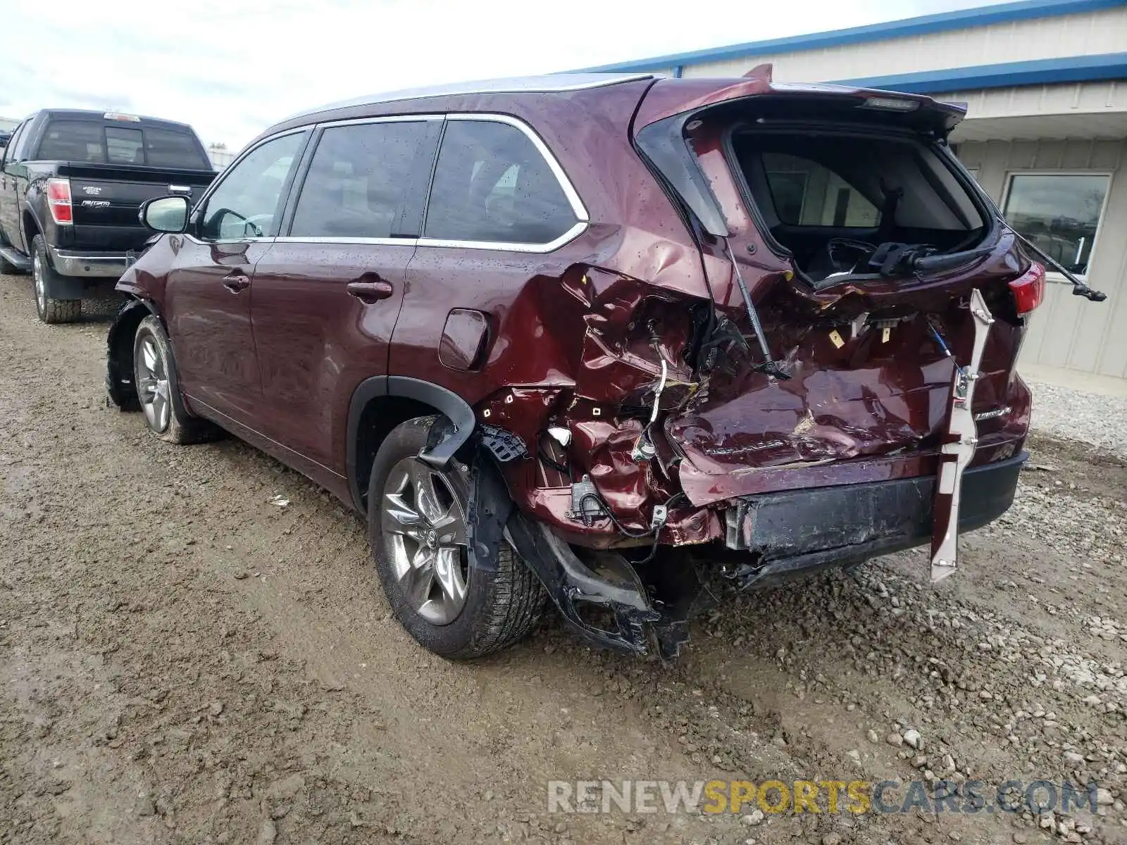 3 Photograph of a damaged car 5TDDZRFH2KS717279 TOYOTA HIGHLANDER 2019