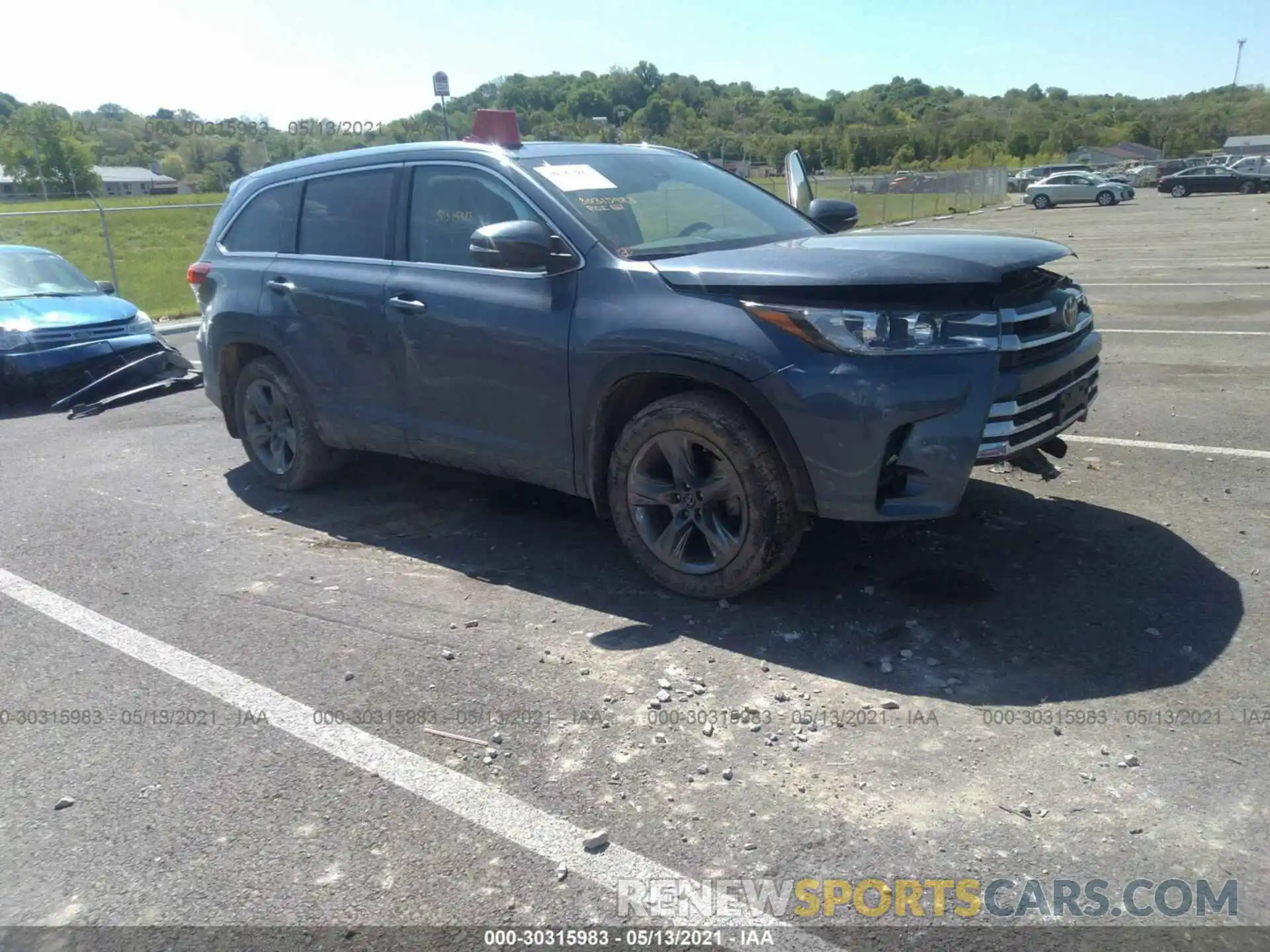 1 Photograph of a damaged car 5TDDZRFH2KS718979 TOYOTA HIGHLANDER 2019