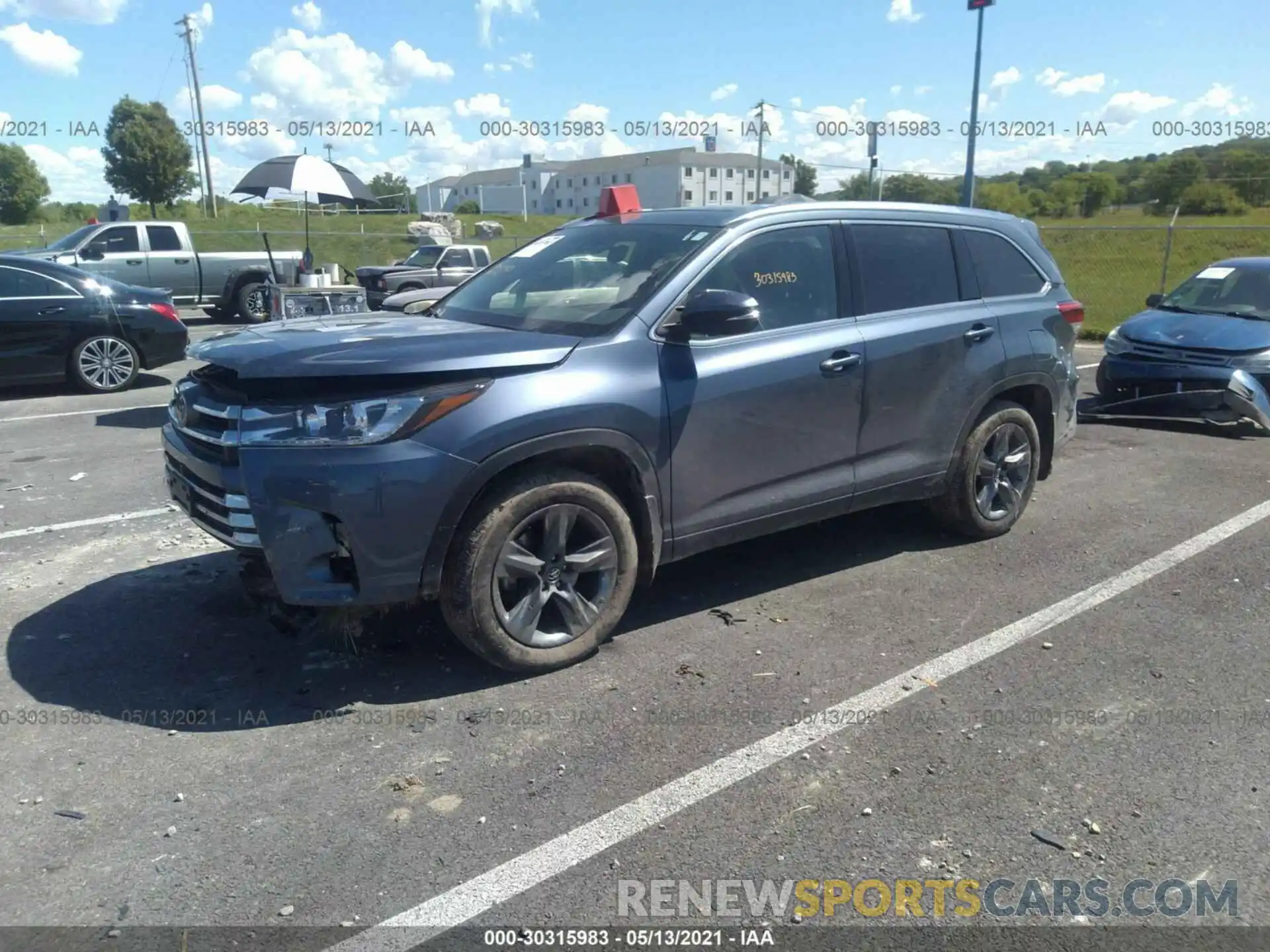 2 Photograph of a damaged car 5TDDZRFH2KS718979 TOYOTA HIGHLANDER 2019