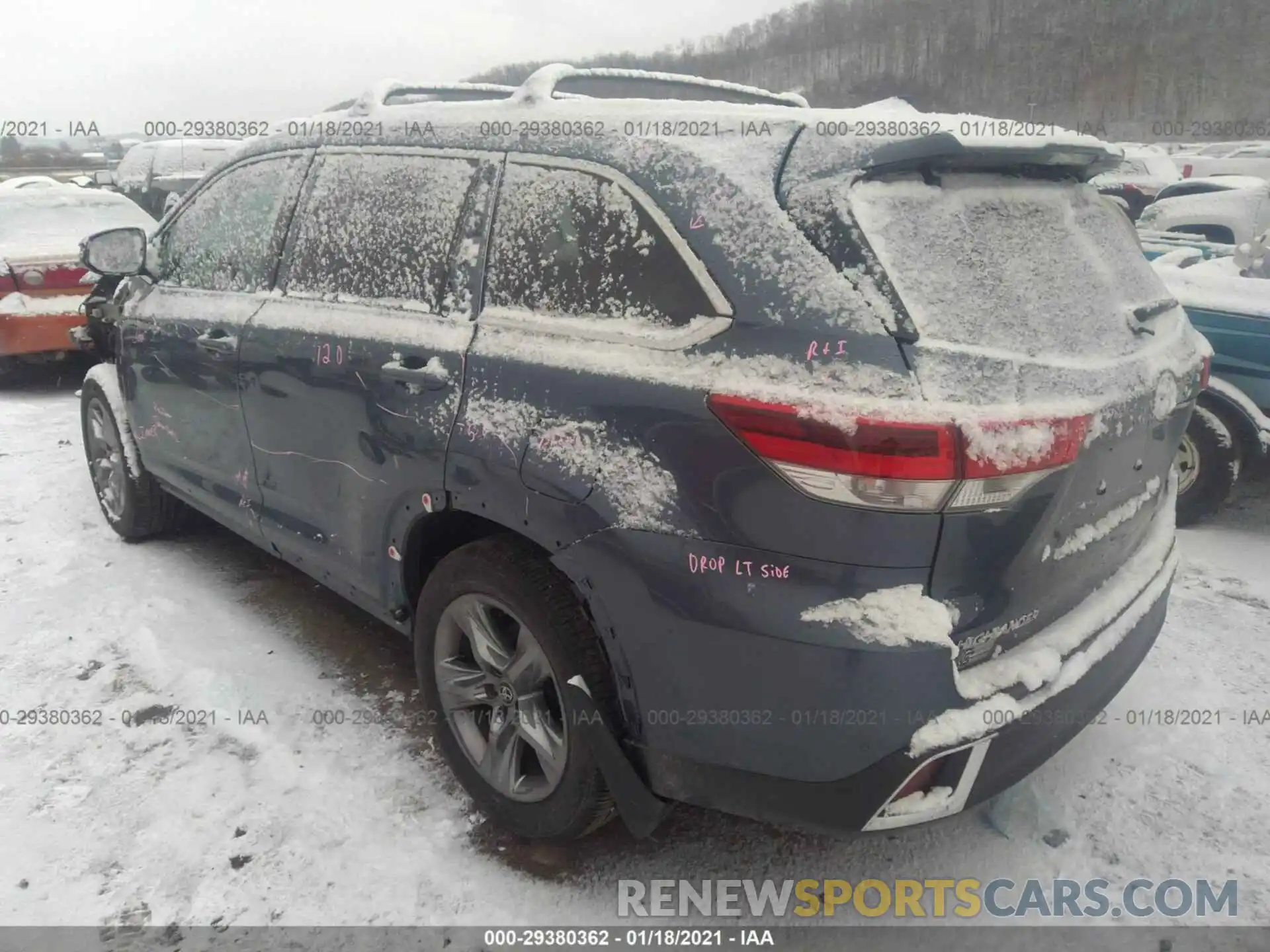 3 Photograph of a damaged car 5TDDZRFH2KS734468 TOYOTA HIGHLANDER 2019