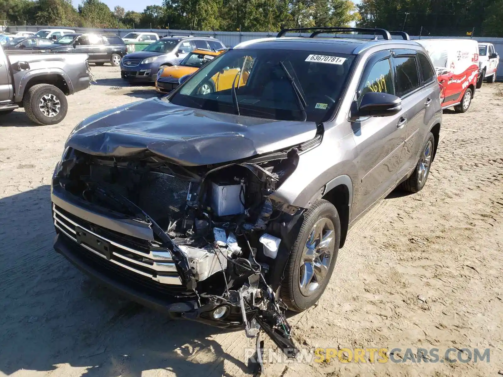 2 Photograph of a damaged car 5TDDZRFH2KS922682 TOYOTA HIGHLANDER 2019