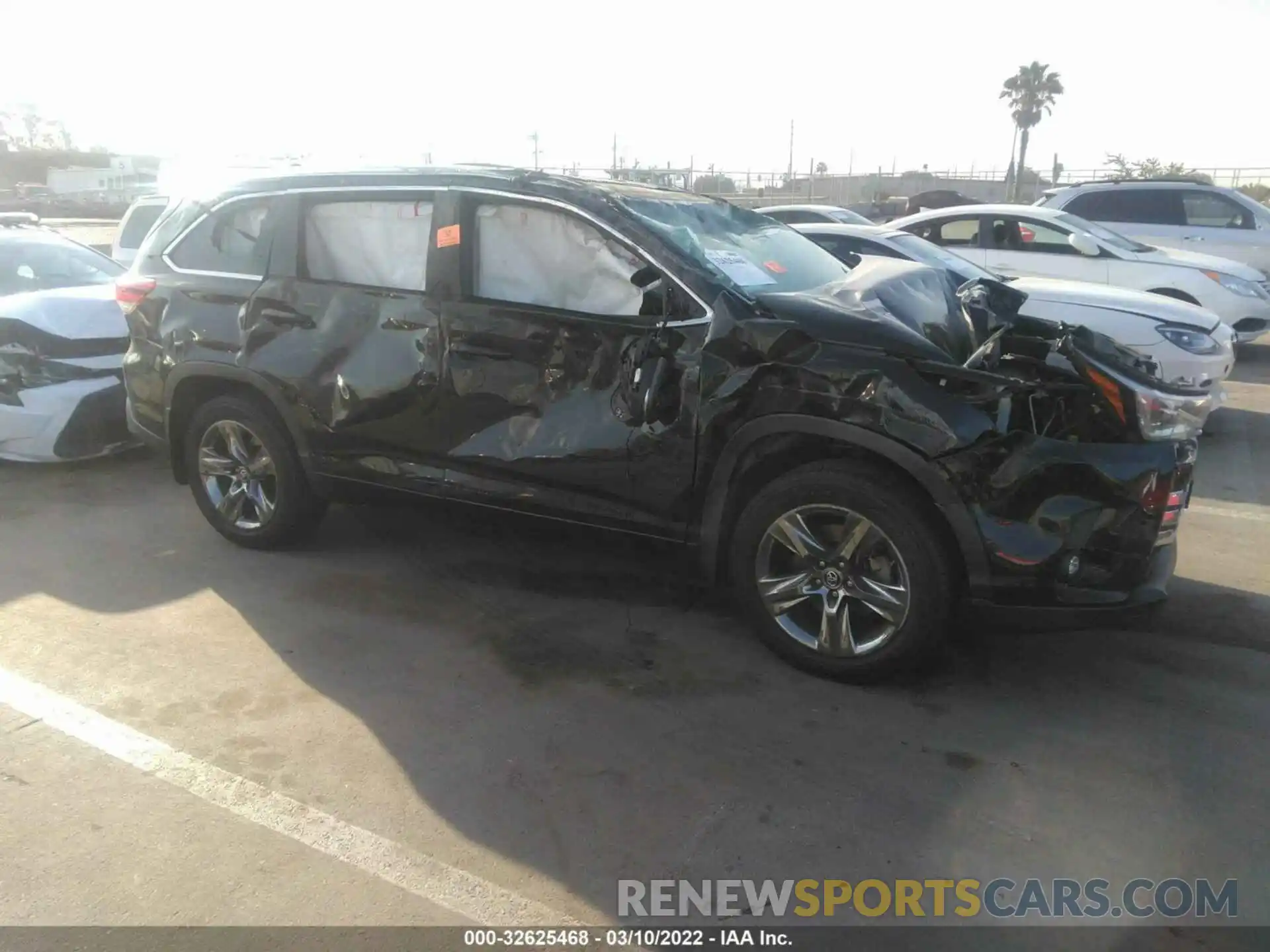 1 Photograph of a damaged car 5TDDZRFH2KS926103 TOYOTA HIGHLANDER 2019