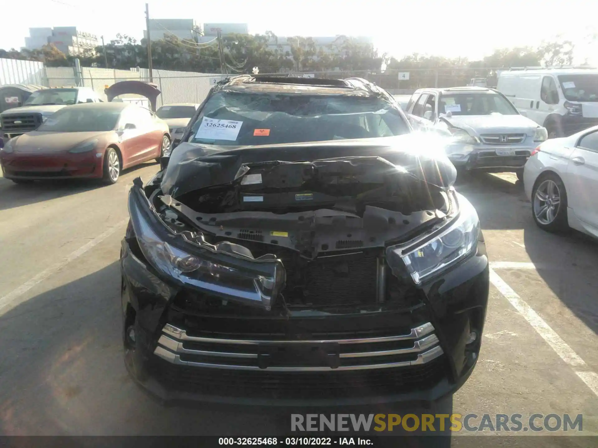 6 Photograph of a damaged car 5TDDZRFH2KS926103 TOYOTA HIGHLANDER 2019