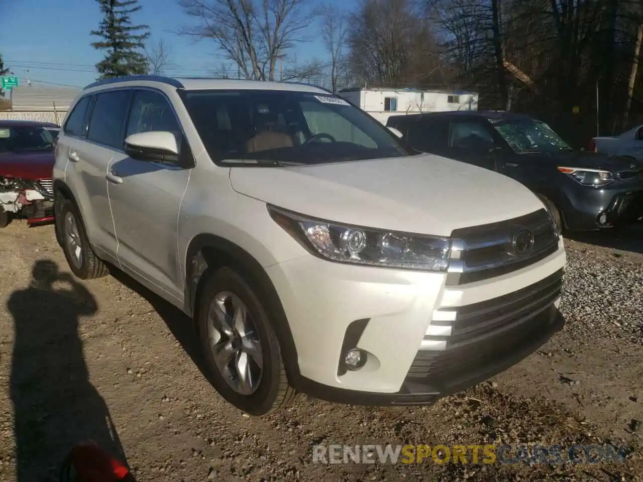 1 Photograph of a damaged car 5TDDZRFH2KS927820 TOYOTA HIGHLANDER 2019