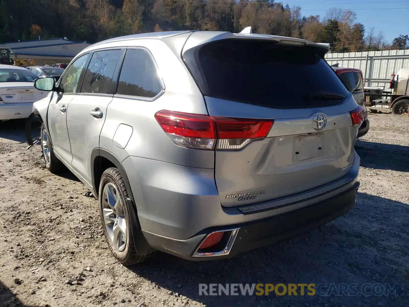 3 Photograph of a damaged car 5TDDZRFH2KS931821 TOYOTA HIGHLANDER 2019