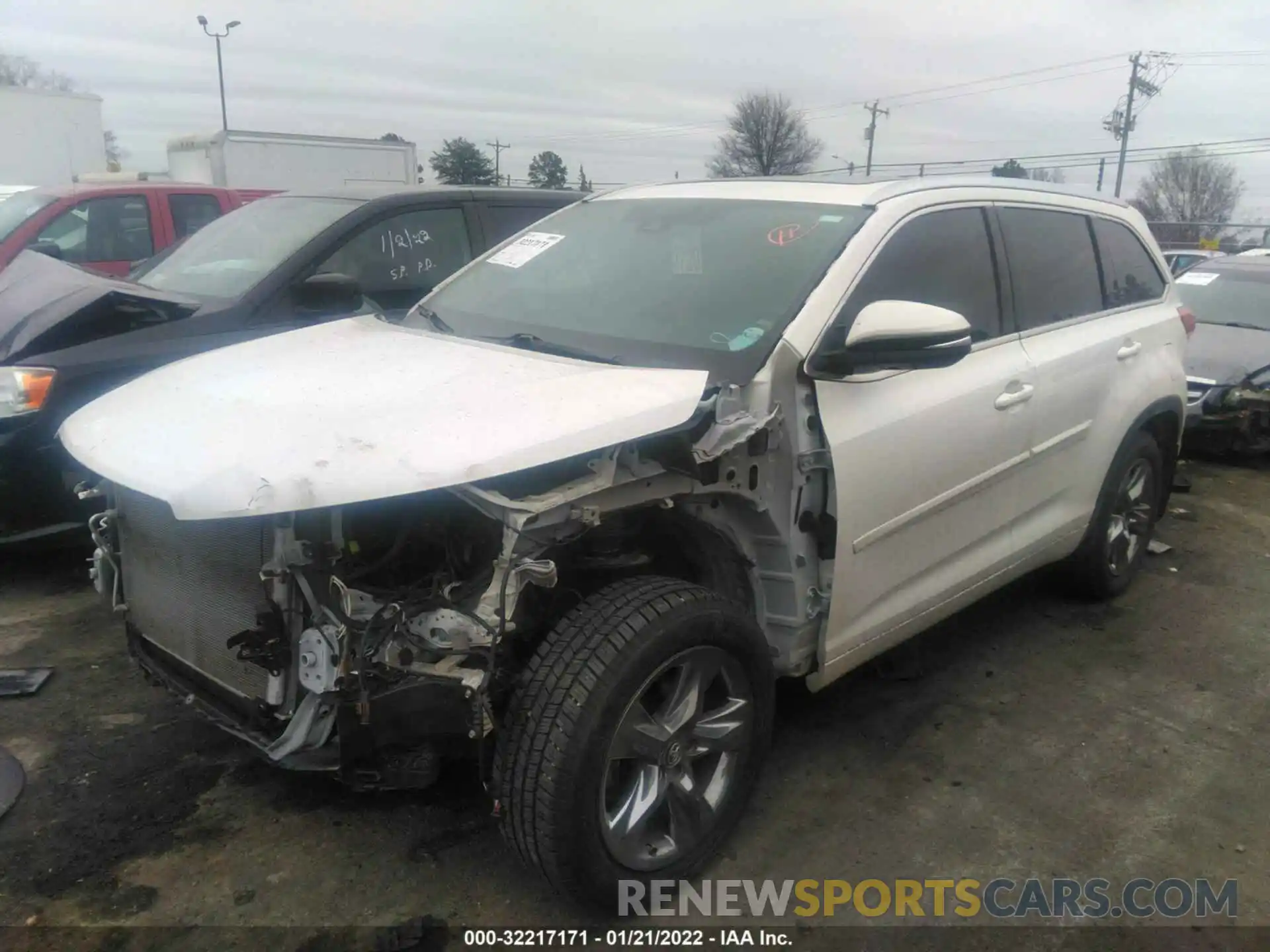 2 Photograph of a damaged car 5TDDZRFH2KS937943 TOYOTA HIGHLANDER 2019