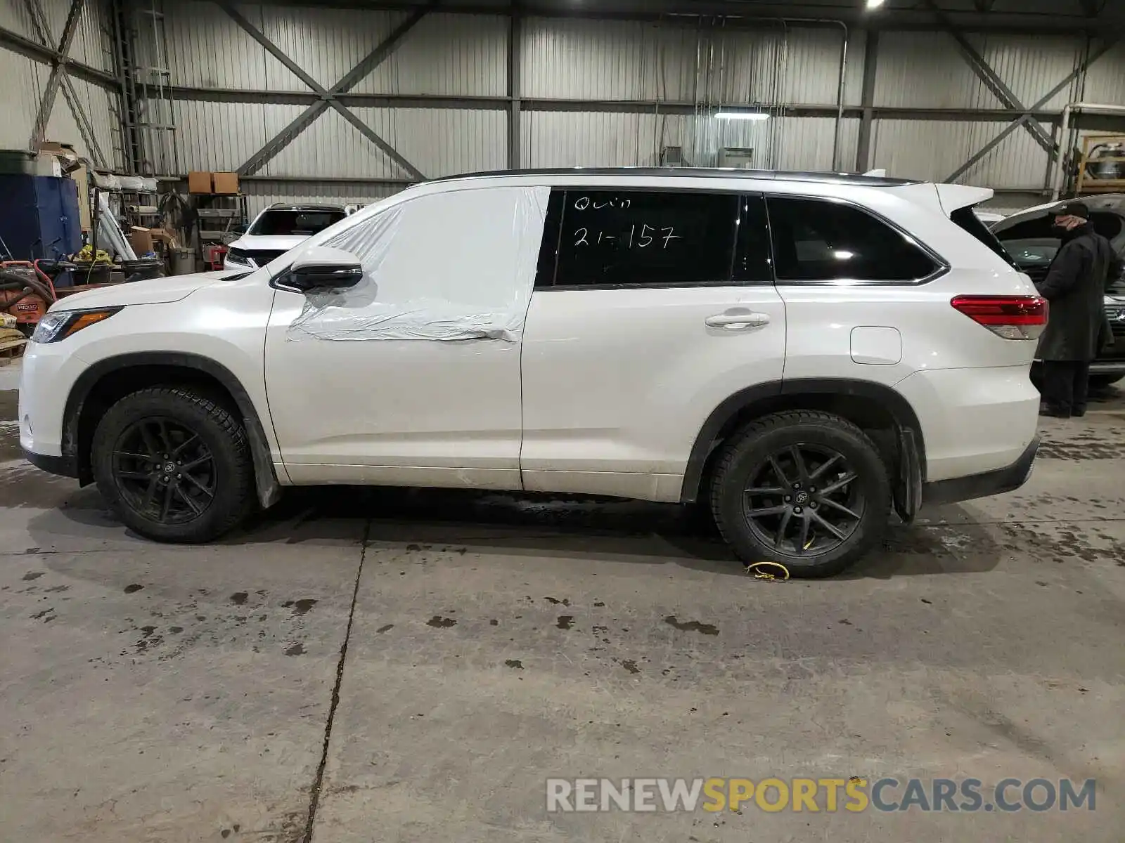 9 Фотография поврежденного автомобиля 5TDDZRFH2KS940826 TOYOTA HIGHLANDER 2019