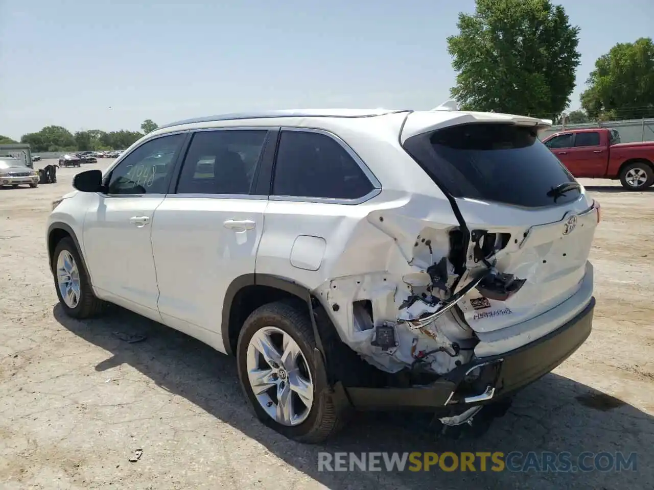 3 Photograph of a damaged car 5TDDZRFH2KS942785 TOYOTA HIGHLANDER 2019