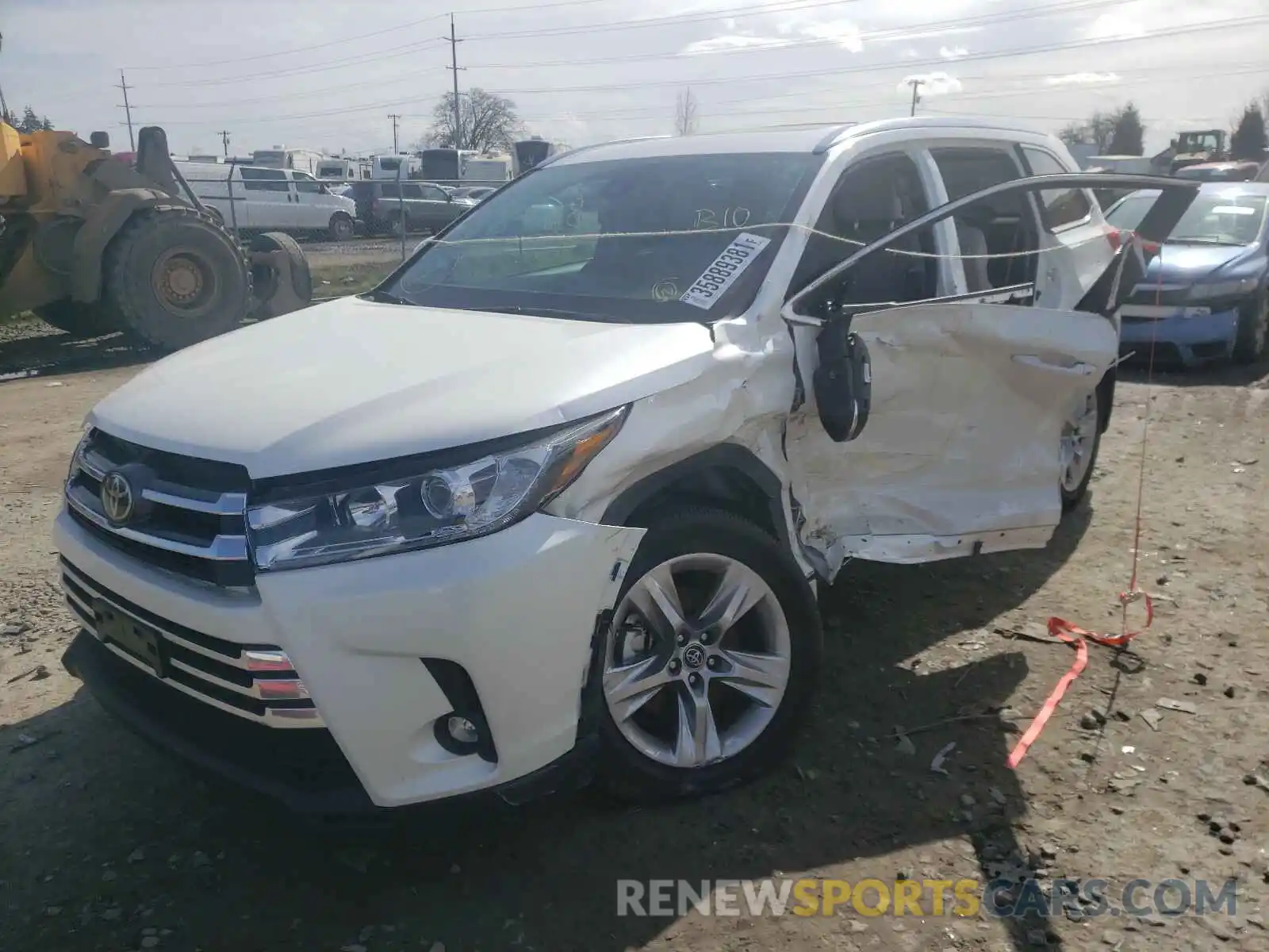 2 Photograph of a damaged car 5TDDZRFH2KS946223 TOYOTA HIGHLANDER 2019