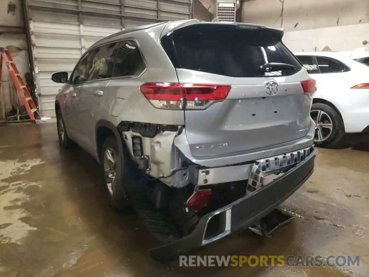 3 Photograph of a damaged car 5TDDZRFH2KS954077 TOYOTA HIGHLANDER 2019