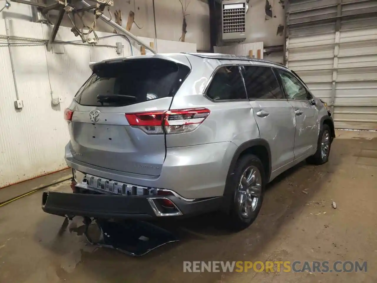 4 Photograph of a damaged car 5TDDZRFH2KS954077 TOYOTA HIGHLANDER 2019