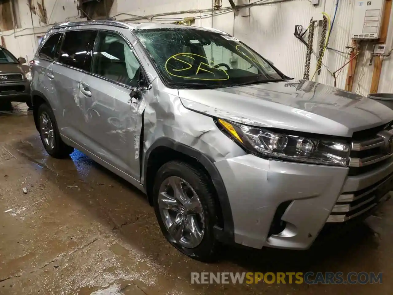 9 Photograph of a damaged car 5TDDZRFH2KS954077 TOYOTA HIGHLANDER 2019