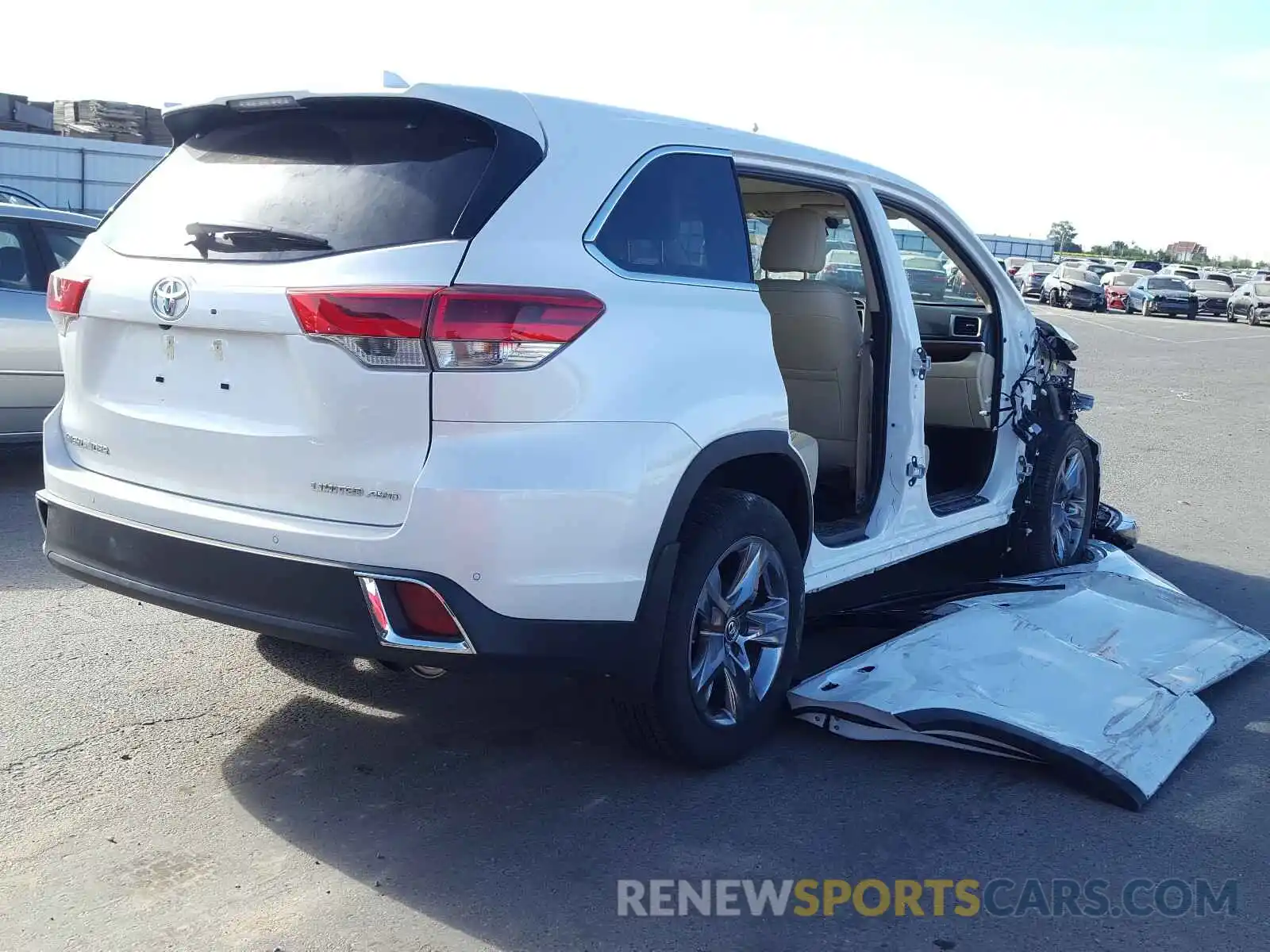 4 Photograph of a damaged car 5TDDZRFH2KS954936 TOYOTA HIGHLANDER 2019