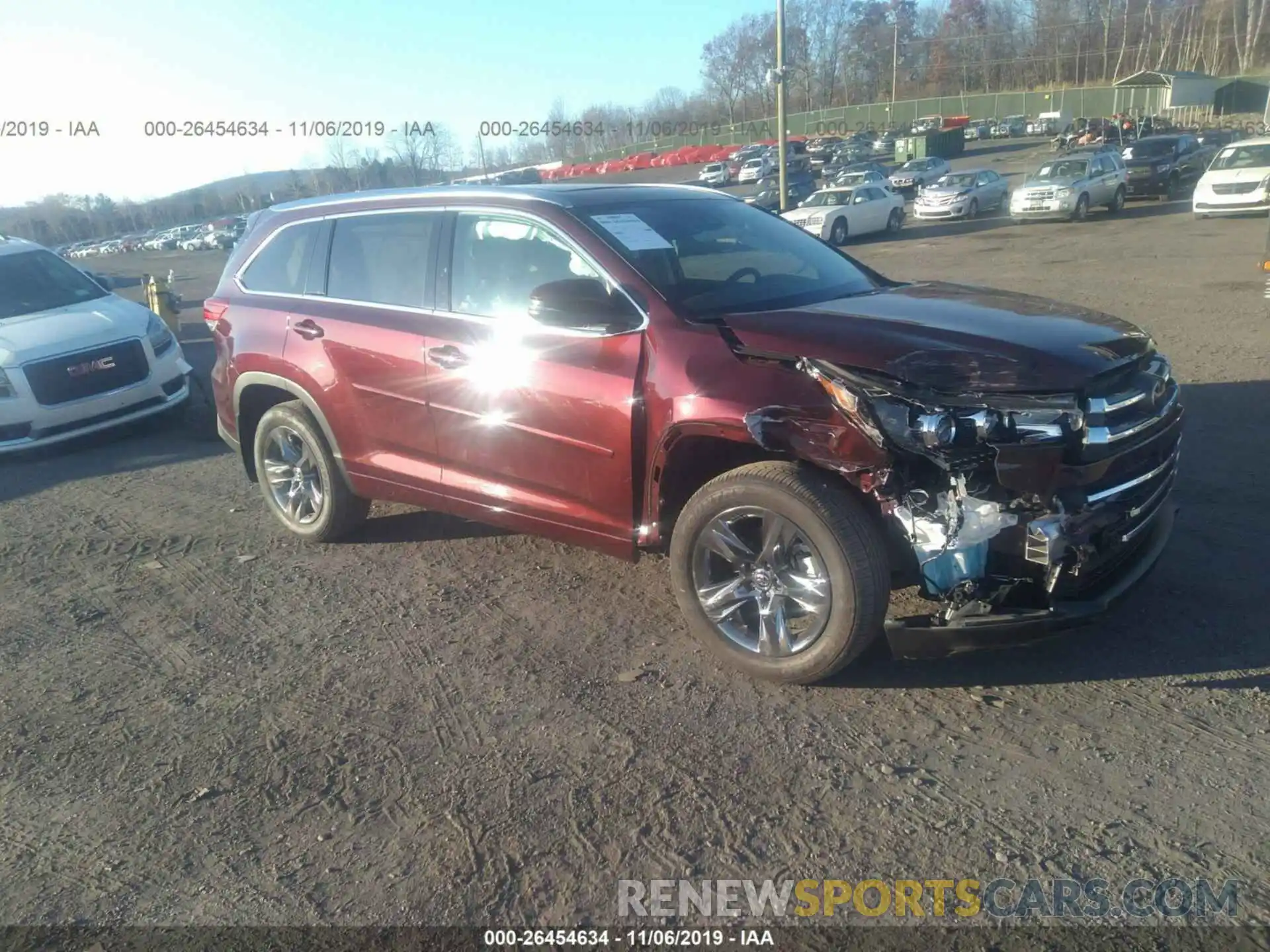 1 Photograph of a damaged car 5TDDZRFH2KS971042 TOYOTA HIGHLANDER 2019