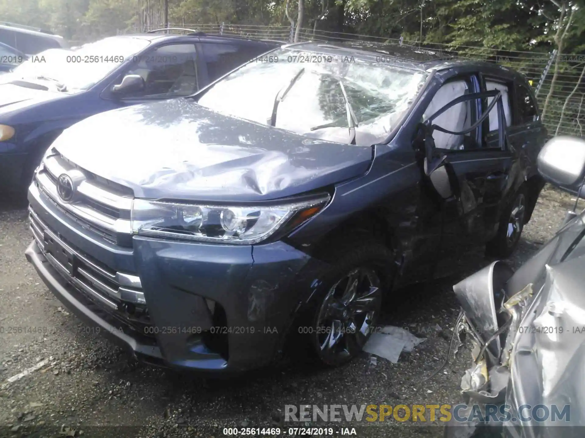 2 Photograph of a damaged car 5TDDZRFH2KS973521 TOYOTA HIGHLANDER 2019