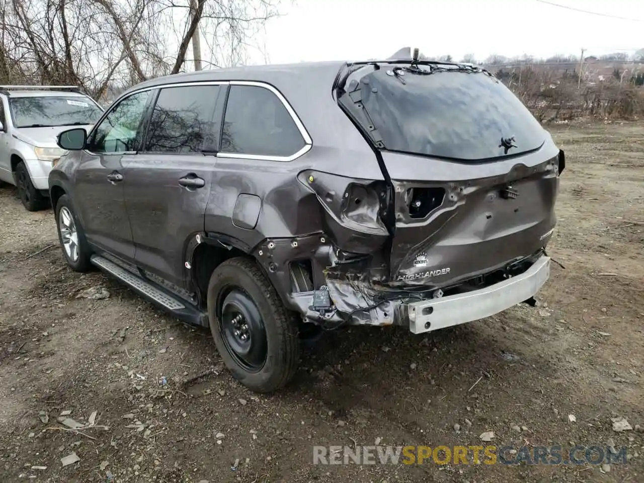 3 Photograph of a damaged car 5TDDZRFH2KS975639 TOYOTA HIGHLANDER 2019