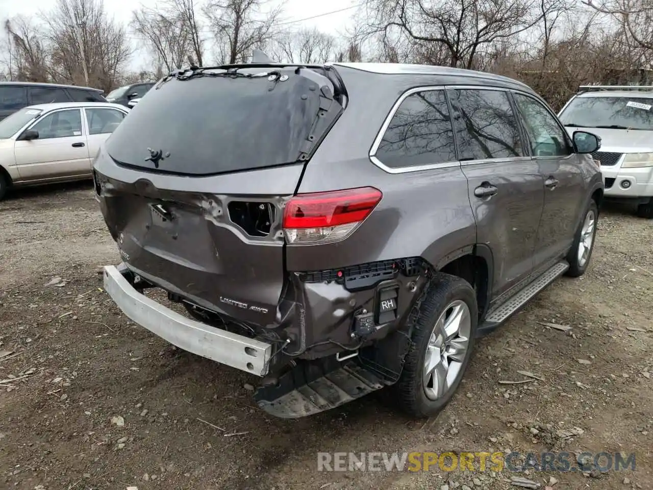 4 Photograph of a damaged car 5TDDZRFH2KS975639 TOYOTA HIGHLANDER 2019