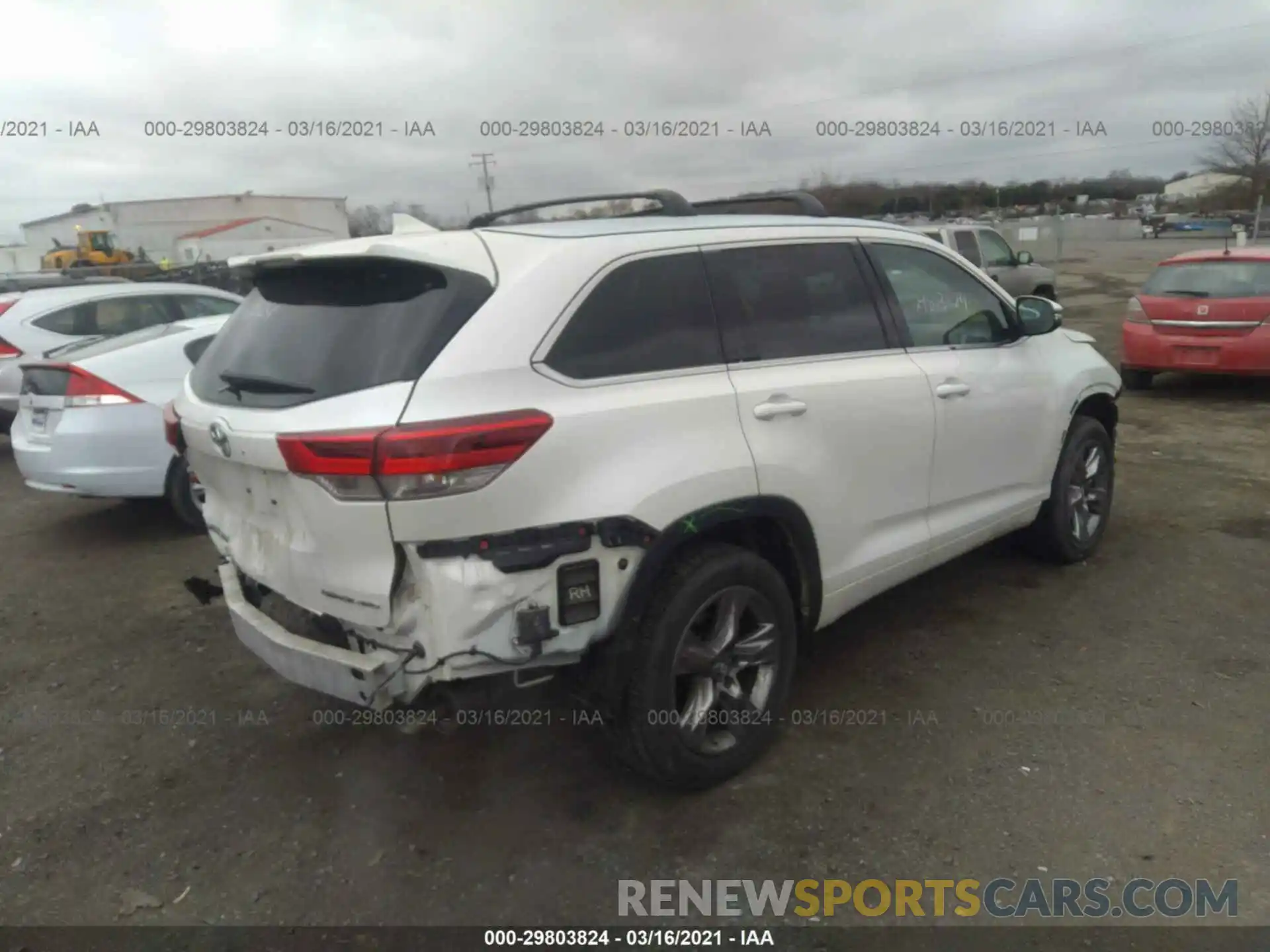 4 Photograph of a damaged car 5TDDZRFH2KS978198 TOYOTA HIGHLANDER 2019