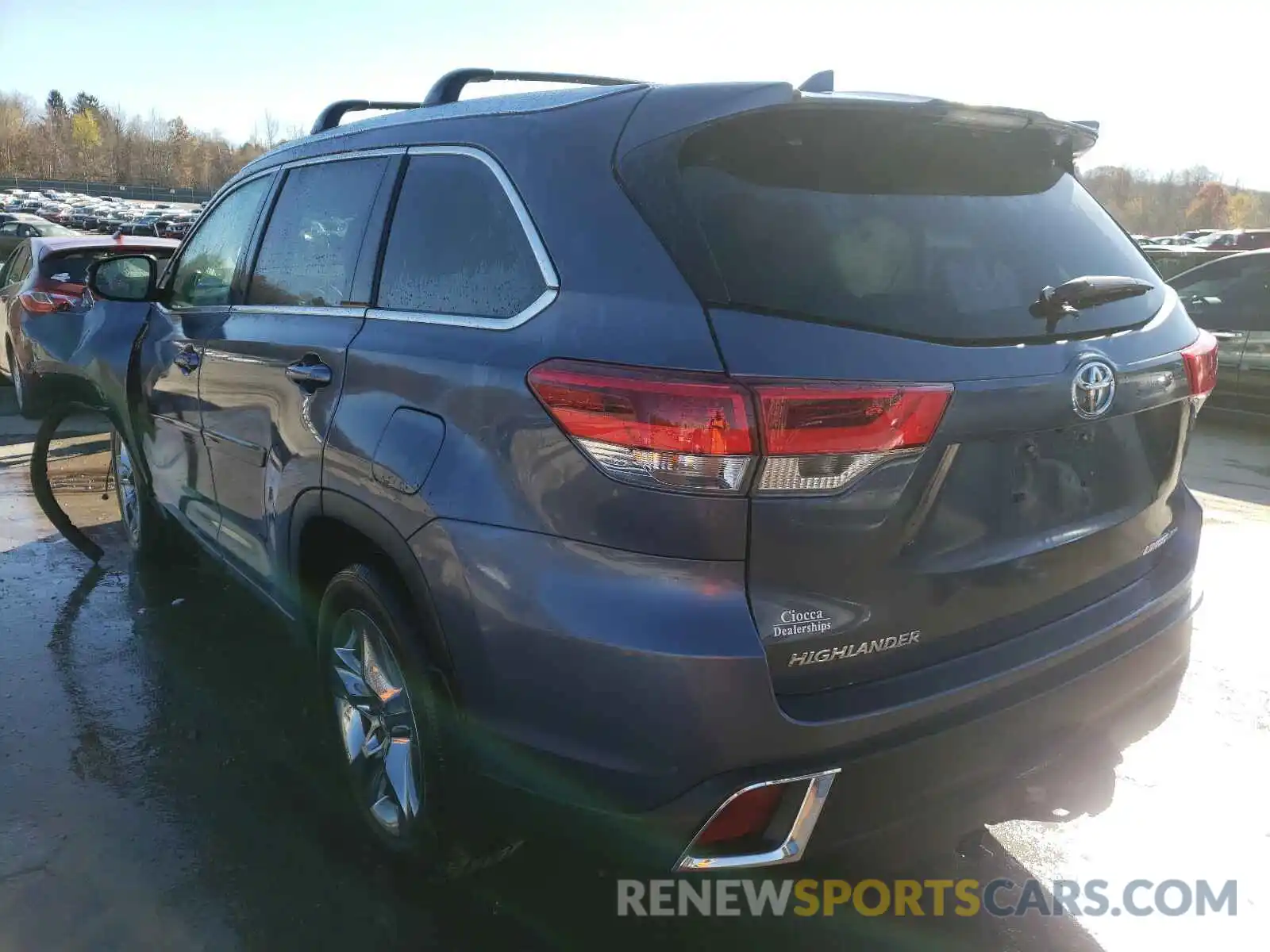 3 Photograph of a damaged car 5TDDZRFH2KS984342 TOYOTA HIGHLANDER 2019