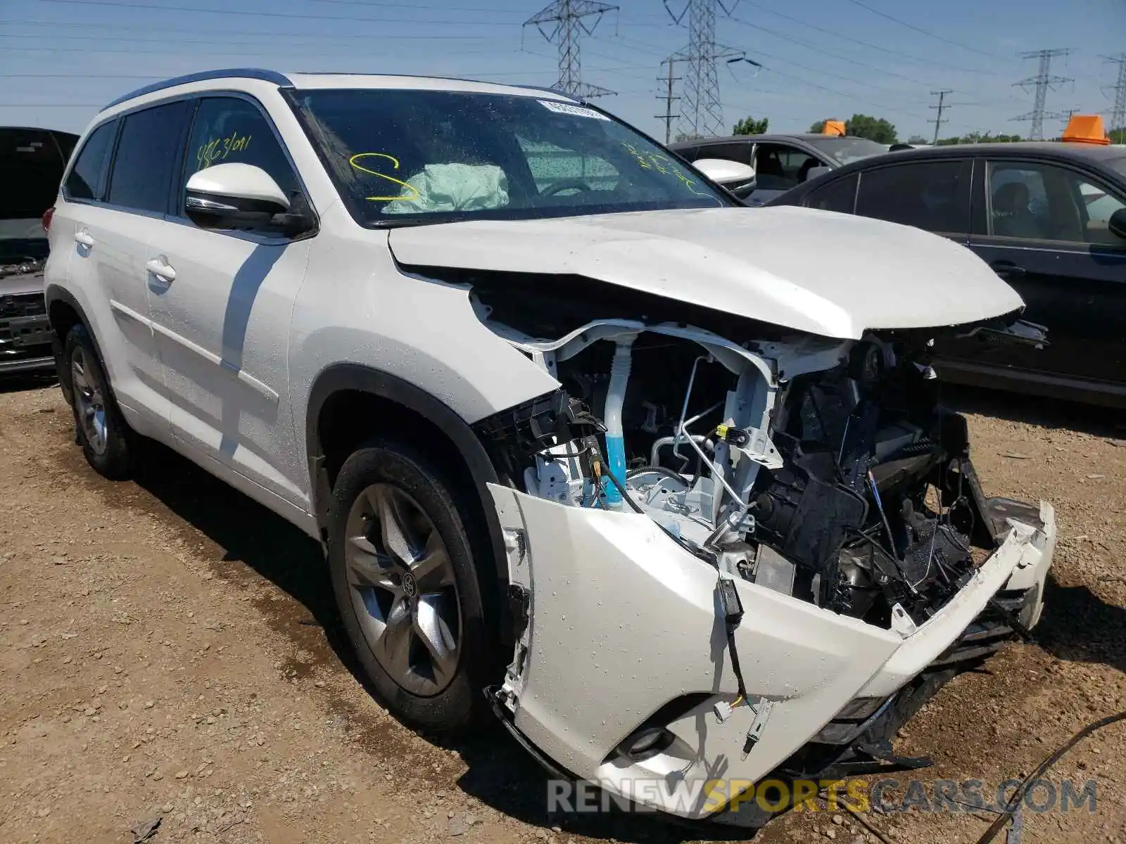 1 Photograph of a damaged car 5TDDZRFH2KS990027 TOYOTA HIGHLANDER 2019