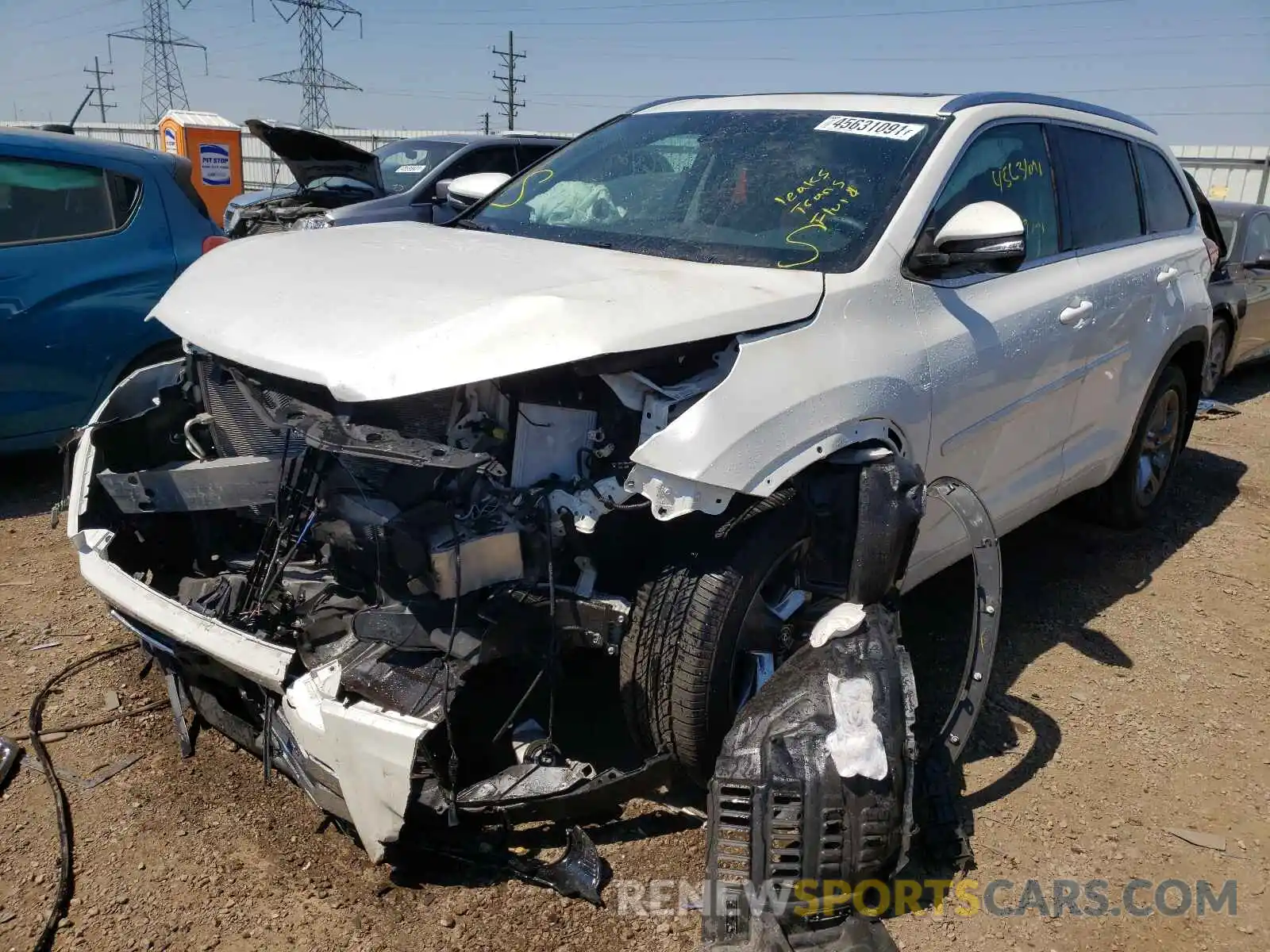 2 Photograph of a damaged car 5TDDZRFH2KS990027 TOYOTA HIGHLANDER 2019