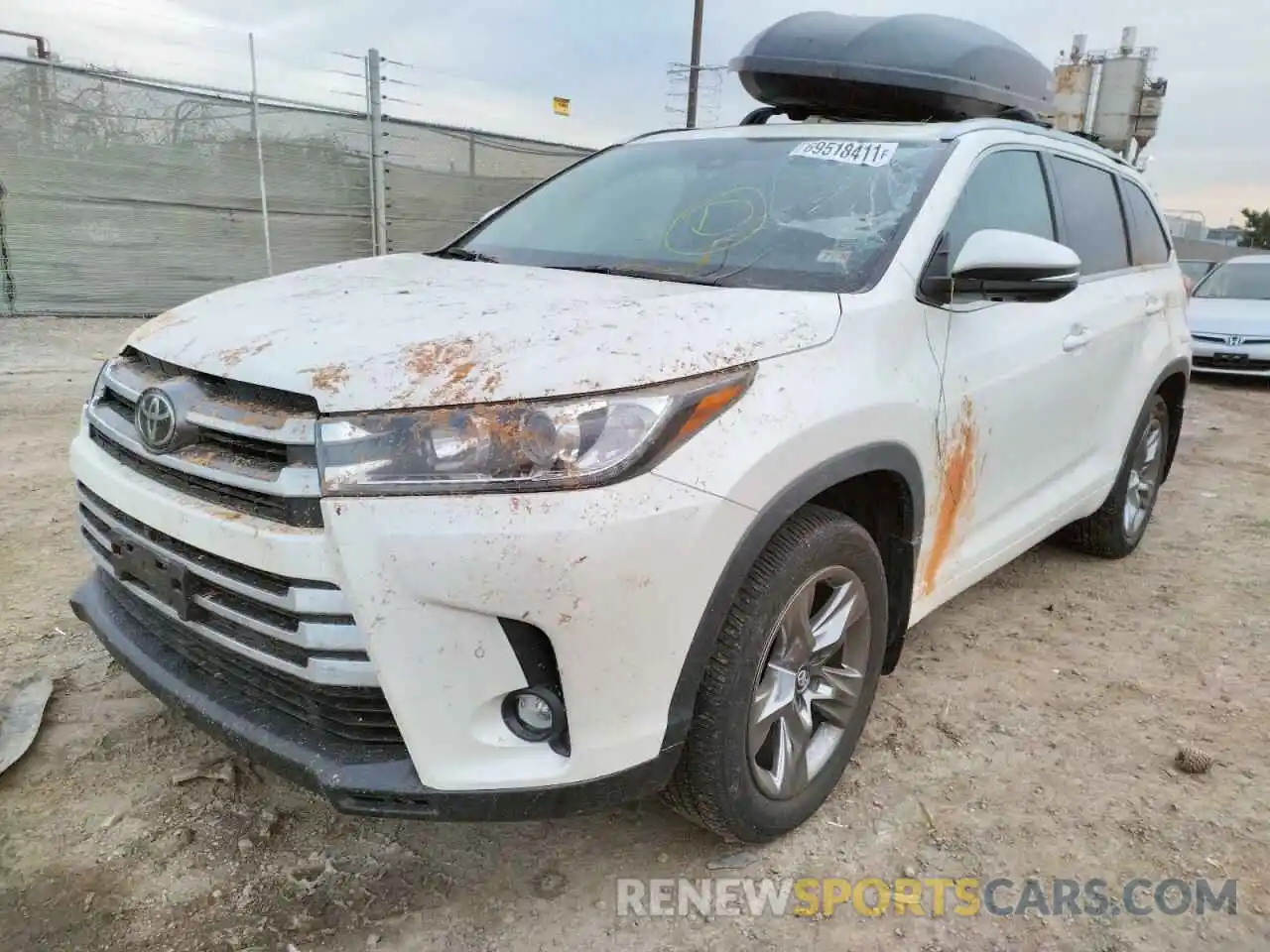 2 Photograph of a damaged car 5TDDZRFH3KS700135 TOYOTA HIGHLANDER 2019