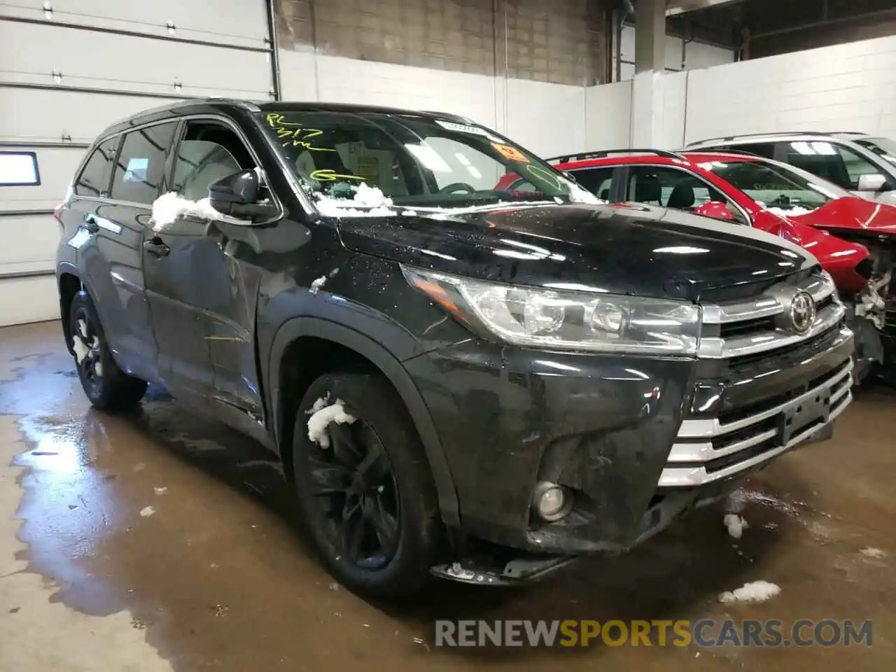 1 Photograph of a damaged car 5TDDZRFH3KS706999 TOYOTA HIGHLANDER 2019