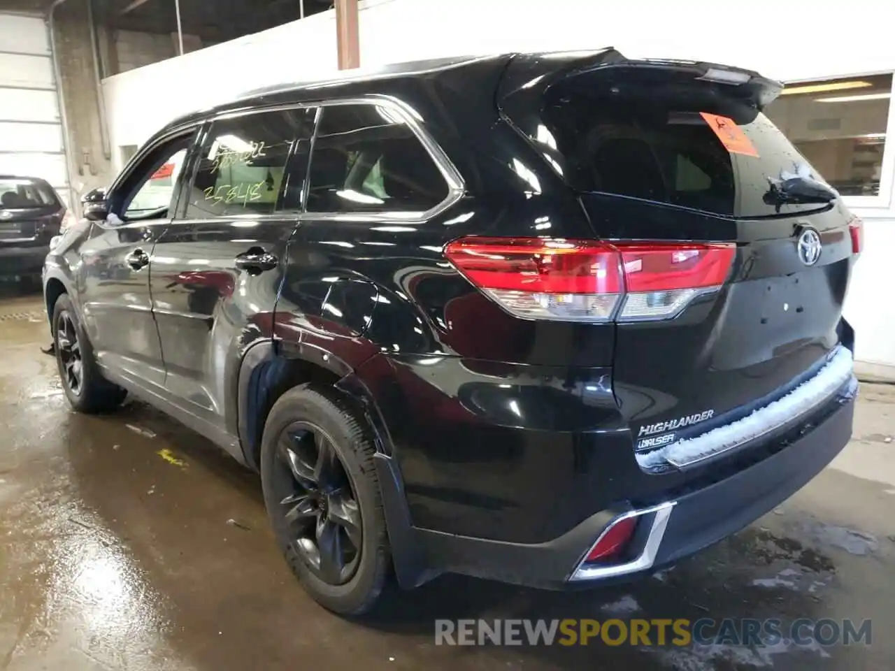 3 Photograph of a damaged car 5TDDZRFH3KS706999 TOYOTA HIGHLANDER 2019