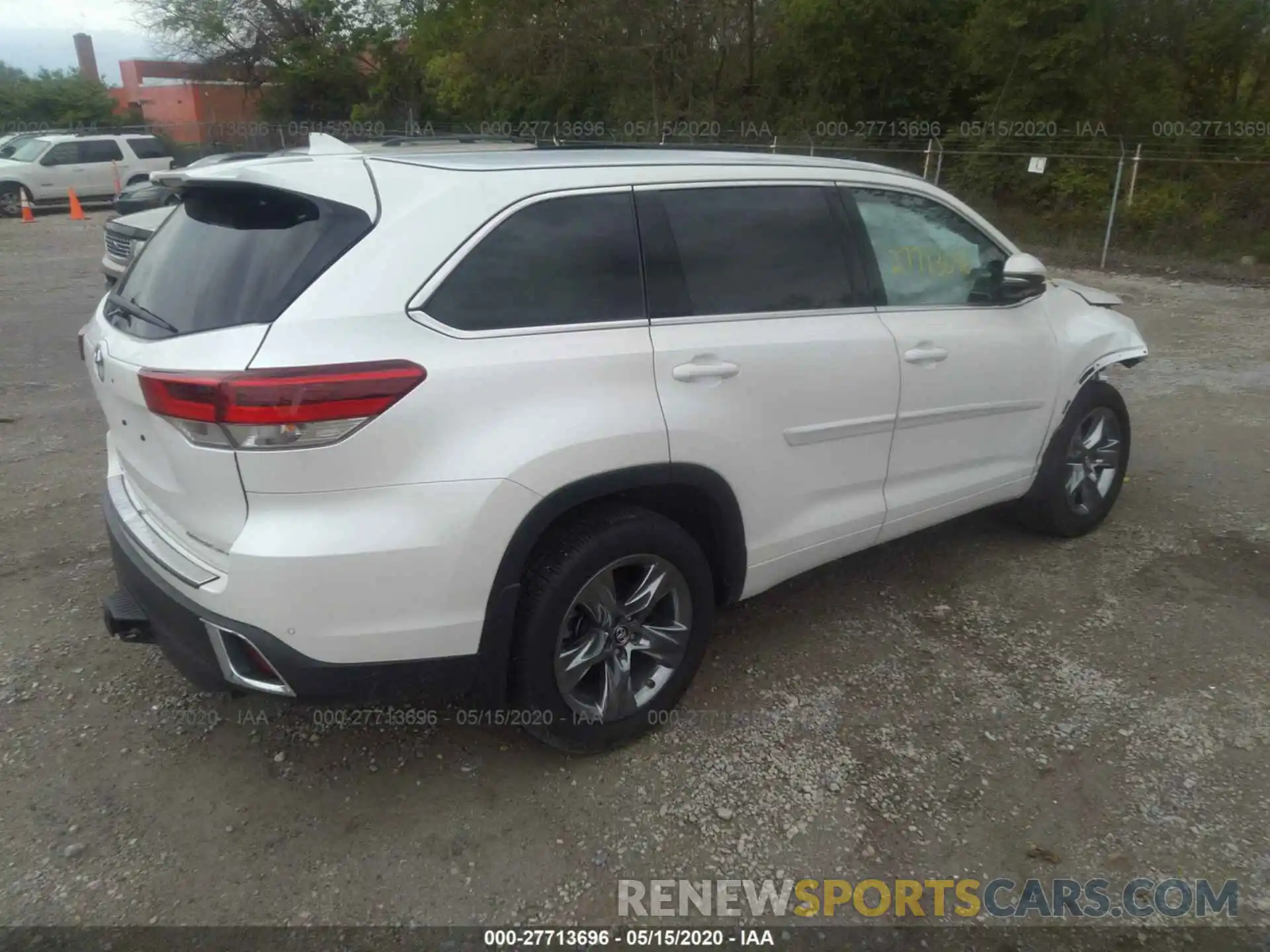 4 Photograph of a damaged car 5TDDZRFH3KS719767 TOYOTA HIGHLANDER 2019