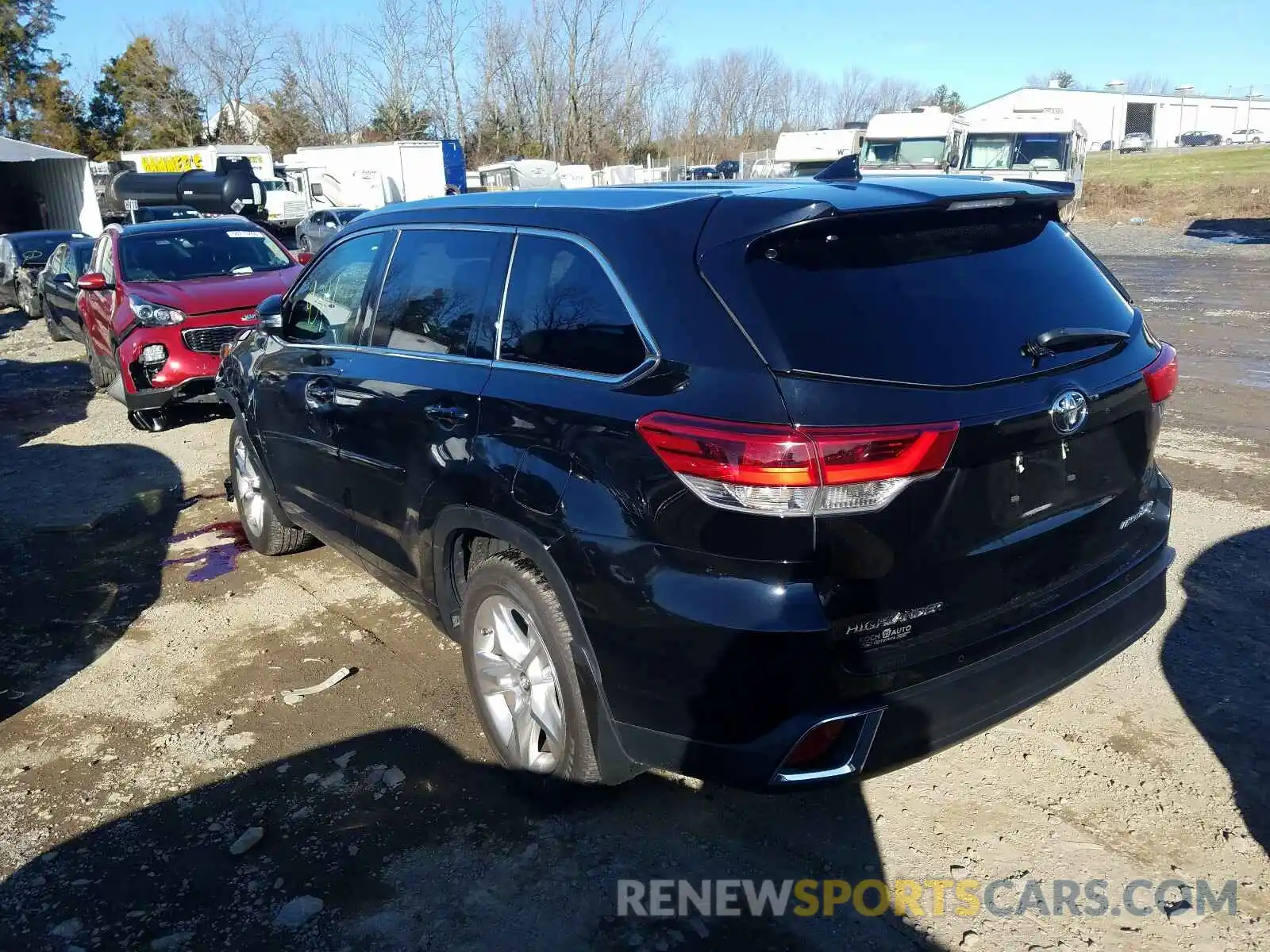 3 Photograph of a damaged car 5TDDZRFH3KS720563 TOYOTA HIGHLANDER 2019