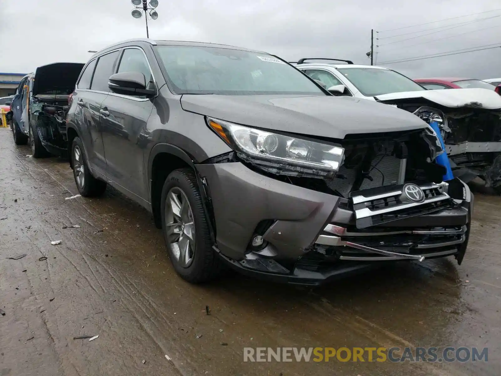 1 Photograph of a damaged car 5TDDZRFH3KS720692 TOYOTA HIGHLANDER 2019