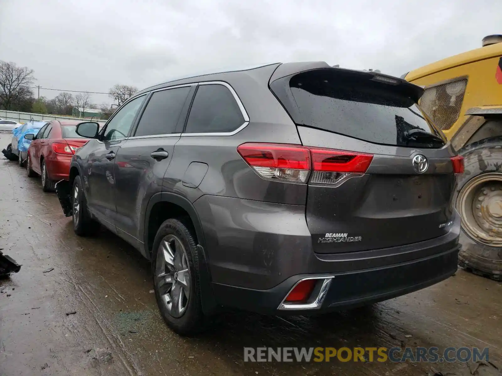 3 Photograph of a damaged car 5TDDZRFH3KS720692 TOYOTA HIGHLANDER 2019