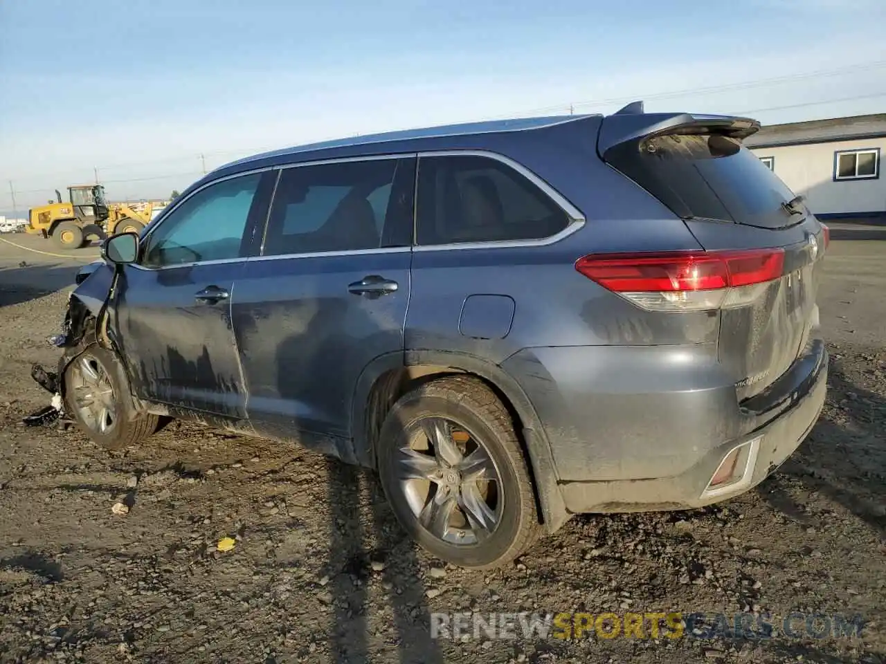 2 Photograph of a damaged car 5TDDZRFH3KS735936 TOYOTA HIGHLANDER 2019