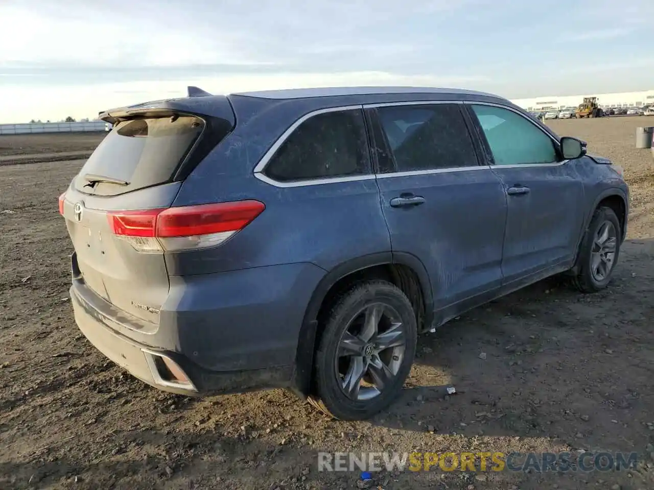 3 Photograph of a damaged car 5TDDZRFH3KS735936 TOYOTA HIGHLANDER 2019