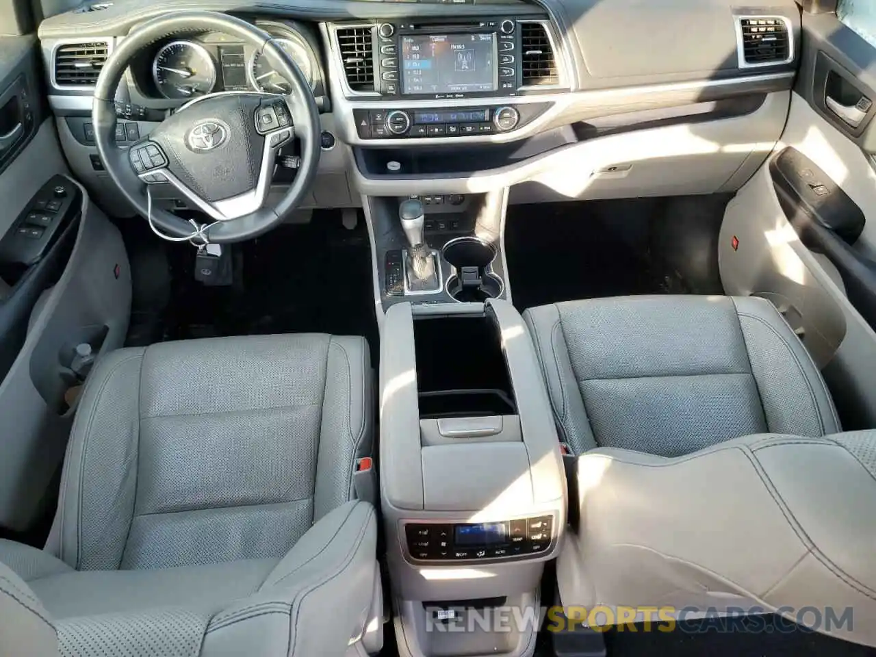 8 Фотография поврежденного автомобиля 5TDDZRFH3KS735936 TOYOTA HIGHLANDER 2019